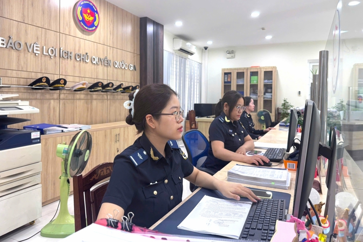 Hải quan khu vực XII công khai danh sách doanh nghiệp nợ 106 tỷ đồng