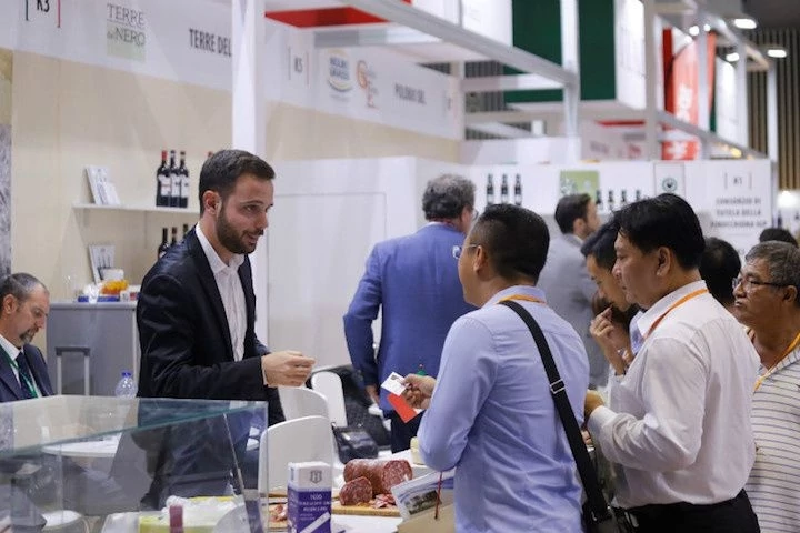 Việt Nam là trung tâm chiến lược kết nối tăng trưởng khu vực với thị trường toàn cầu