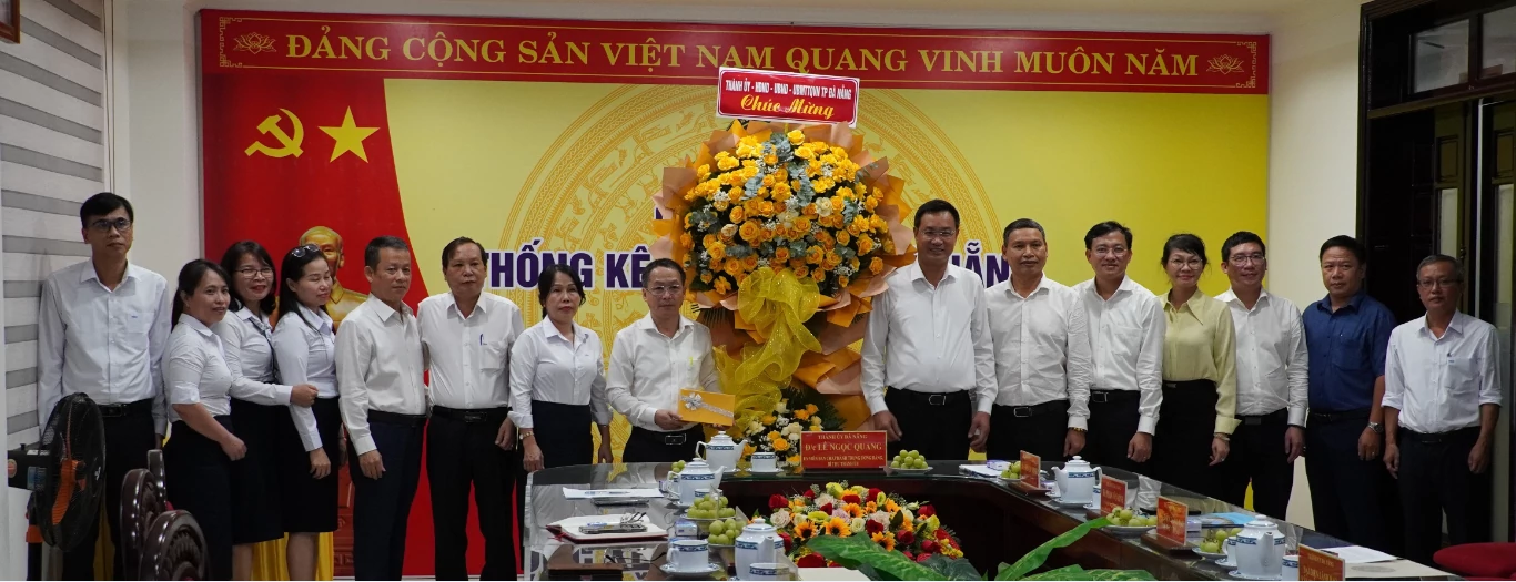 Bí thư Thành ủy TP. Đà Nẵng Lê Ngọc Quang thăm, chúc mừng Thống kê thành phố nhân Ngày Thống kê Thế giới (20/10)