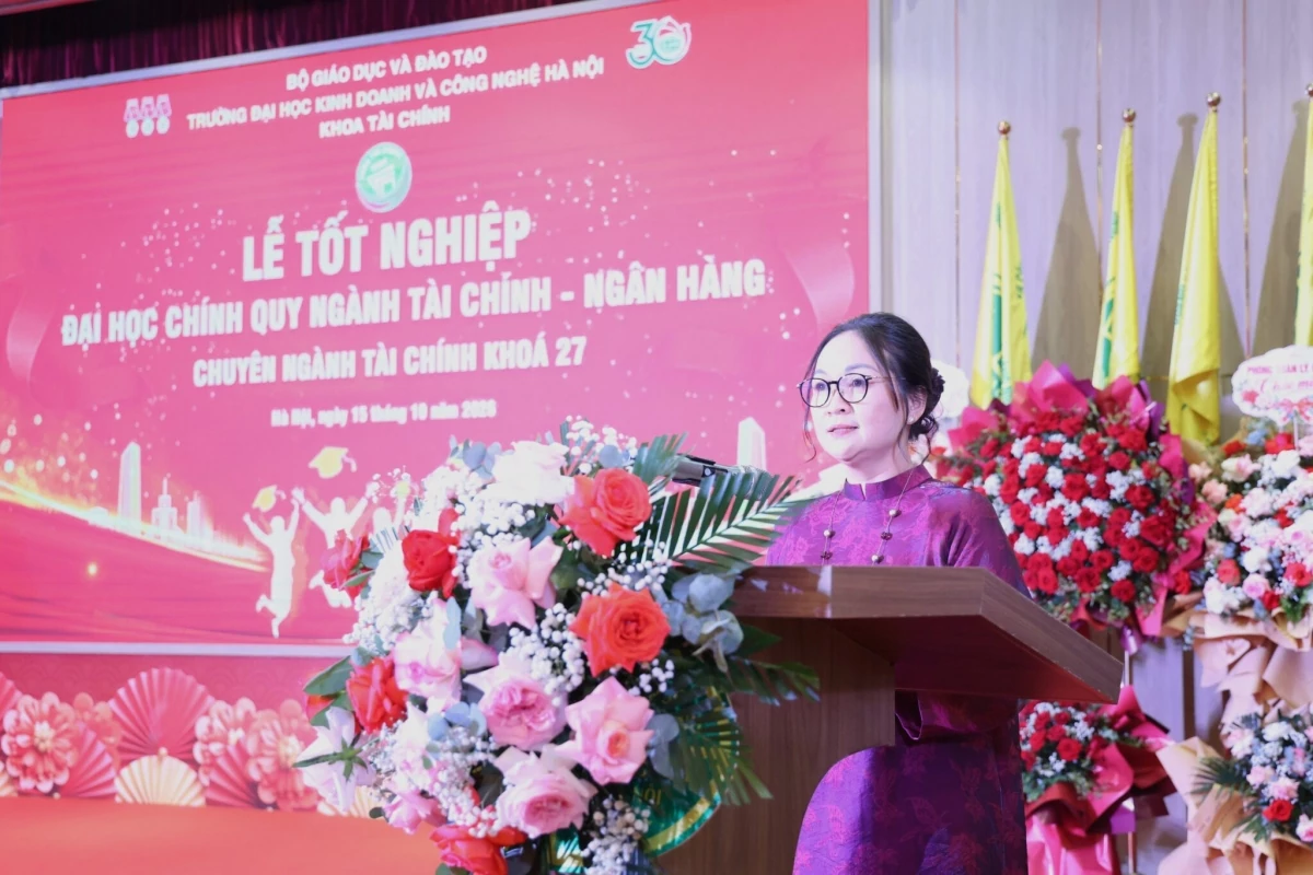 HUBT: 209 tân cử nhân ngành Tài chính - Ngân hàng, chuyên ngành Tài chính, chính thức tốt nghiệp HUBT: 209 tân cử nhân ngành Tài chính - Ngân hàng, chuyên ngành Tài chính, chính thức tốt nghiệp