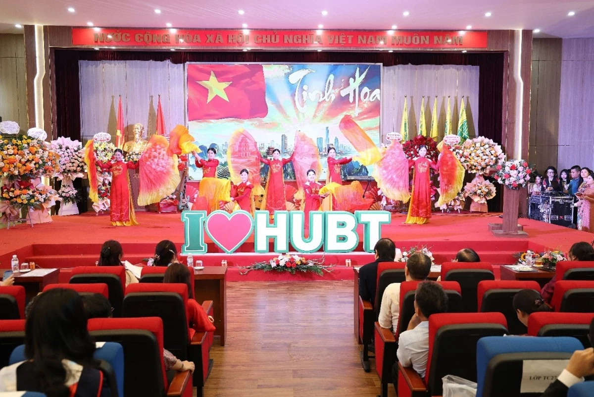 HUBT: 209 tân cử nhân ngành Tài chính - Ngân hàng, chuyên ngành Tài chính, chính thức tốt nghiệp HUBT: 209 tân cử nhân ngành Tài chính - Ngân hàng, chuyên ngành Tài chính, chính thức tốt nghiệp
