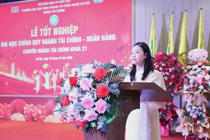 HUBT: 209 tân cử nhân ngành Tài chính - Ngân hàng, chuyên ngành Tài chính, chính thức tốt nghiệp HUBT: 209 tân cử nhân ngành Tài chính - Ngân hàng, chuyên ngành Tài chính, chính thức tốt nghiệp