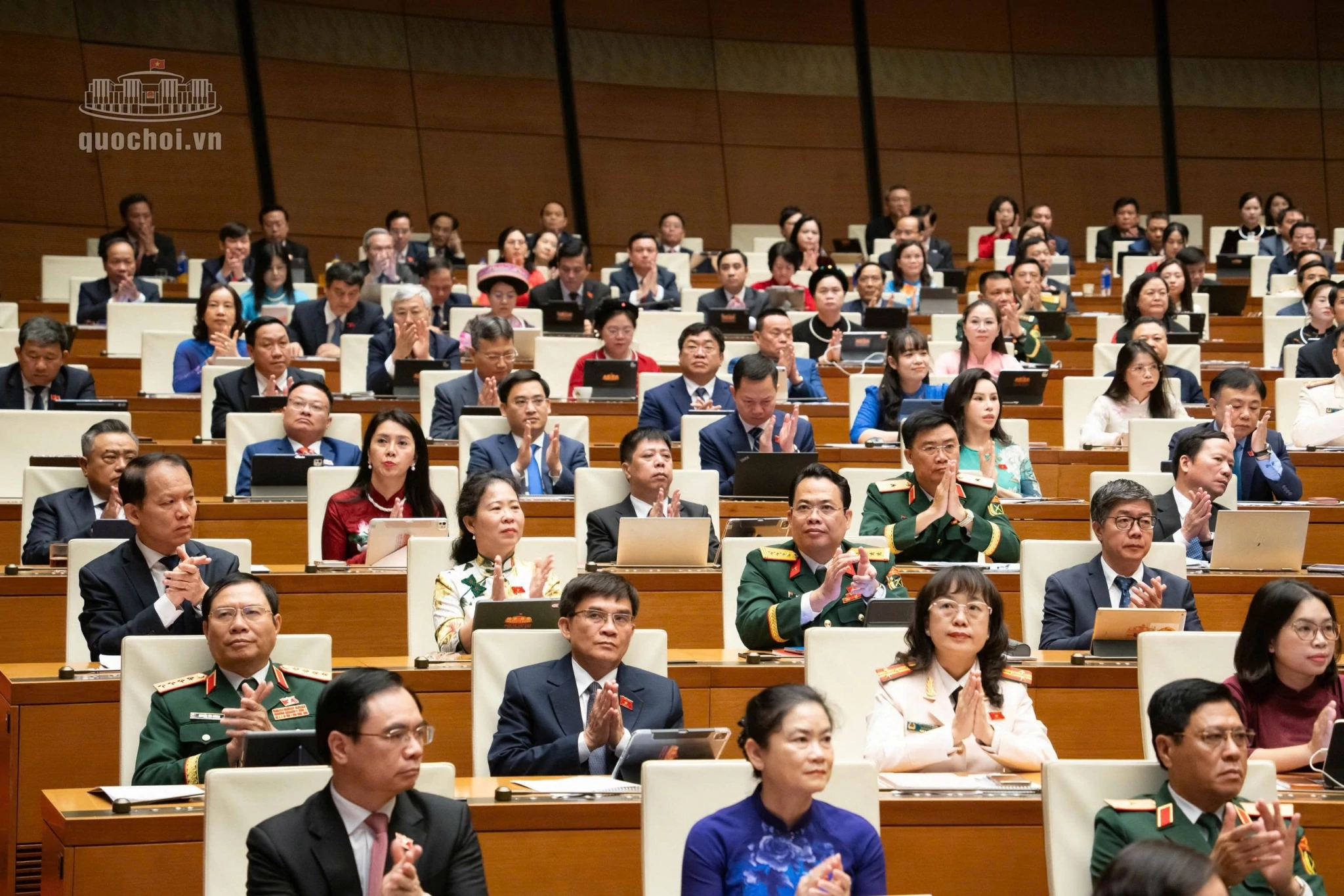 Năm 2027, phấn đấu tăng trưởng 10% trở lên, tạo lập nền tảng cho mô hình phát triển mới Năm 2027, phấn đấu tăng trưởng từ 10% trở lên, tạo lập nền tảng cho mô hình phát triển mới