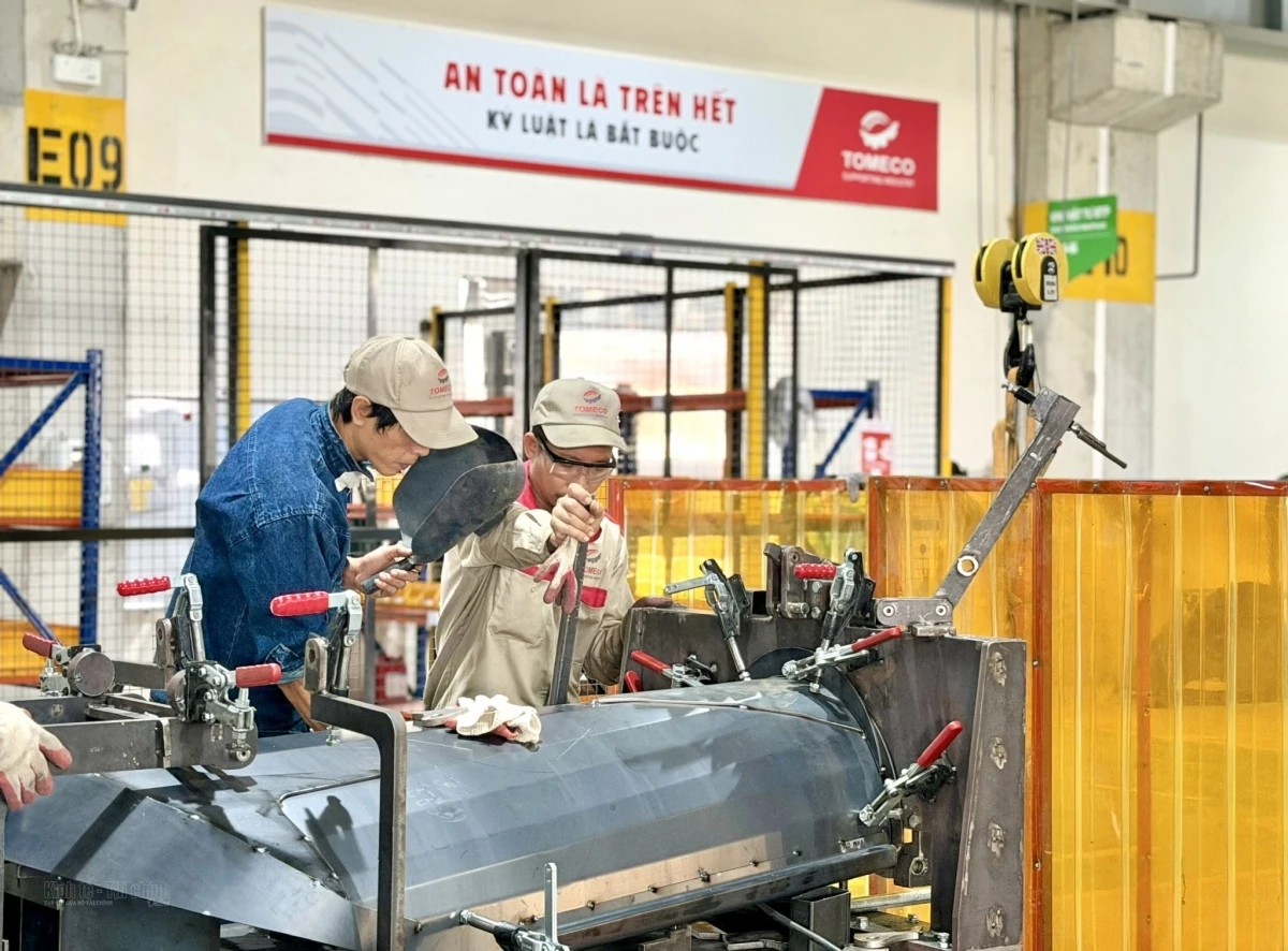 Kinh tế Việt Nam củng cố triển vọng tăng trưởng, ghi dấu ấn với các tổ chức quốc tế Kinh tế Việt Nam củng cố triển vọng tăng trưởng, ghi dấu ấn với các tổ chức quốc tế