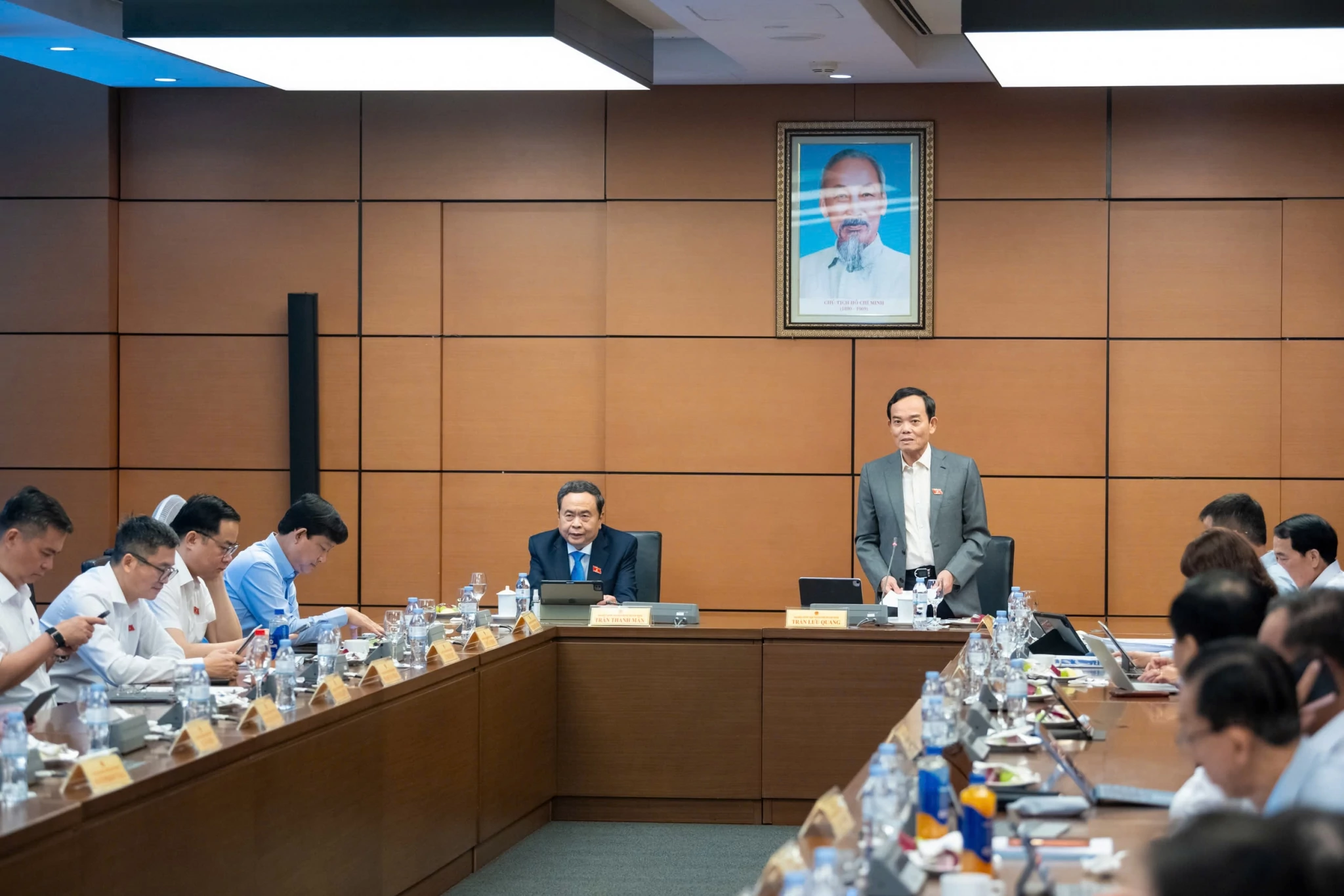 Linh hoạt điều chuyển vốn đầu tư công, chuyển khoa học công nghệ thành sản phẩm cụ thể