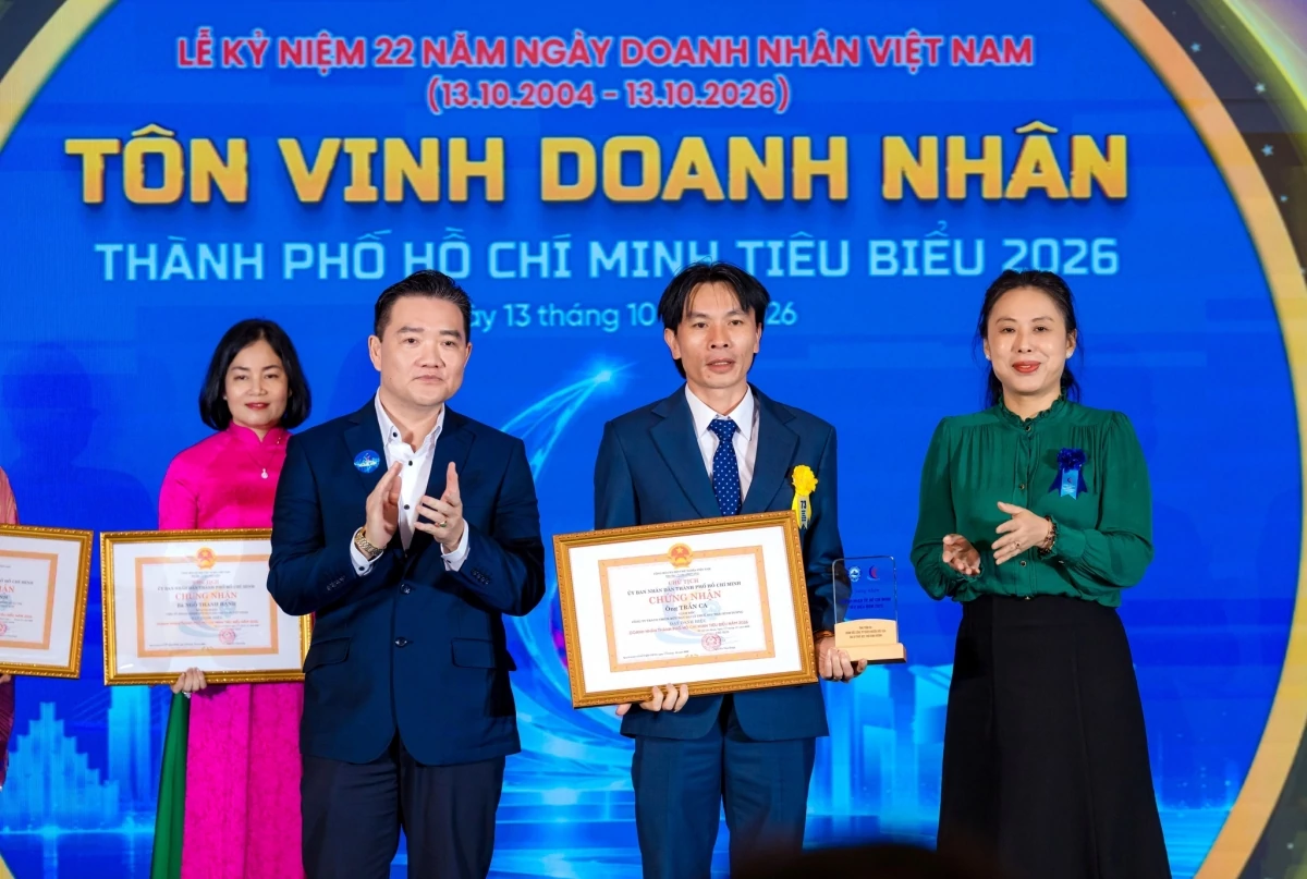 Doanh nhân Trần Ca: Lấy chữ “Tín” làm nền tảng và luôn đồng hành cùng doanh nghiệp phát triển Doanh nhân Trần Ca: Lấy chữ “Tín” làm nền tảng và luôn đồng hành cùng doanh nghiệp phát triển