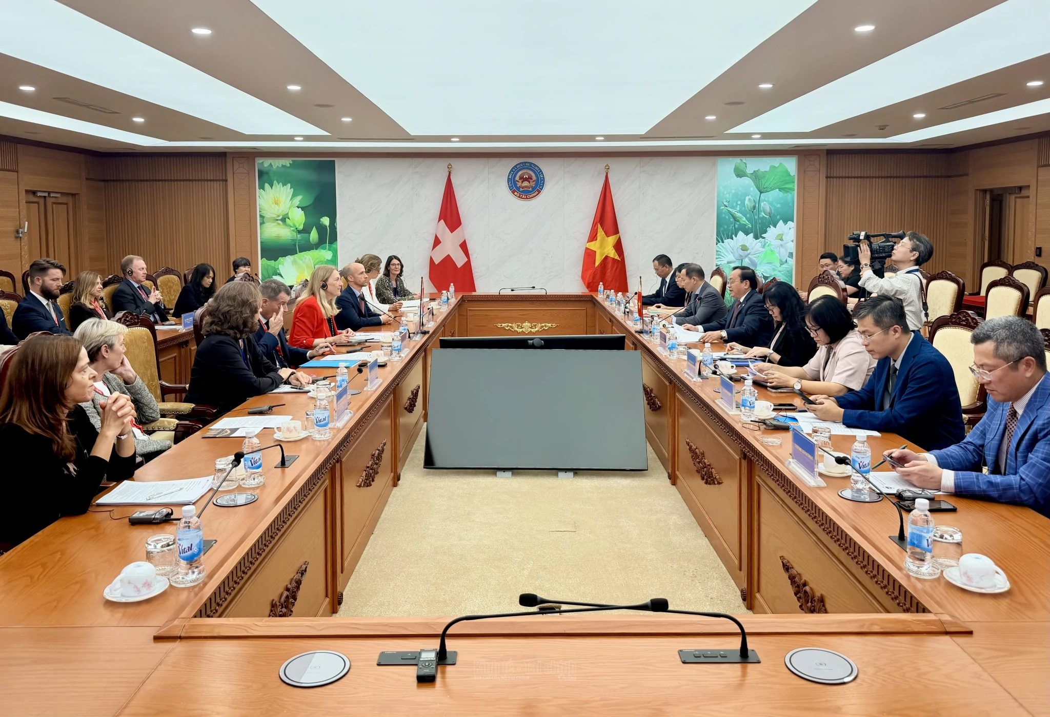 Quang cảnh buổi làm việc. Ảnh: H.Dịu Quang cảnh buổi làm việc. Ảnh: H.Dịu