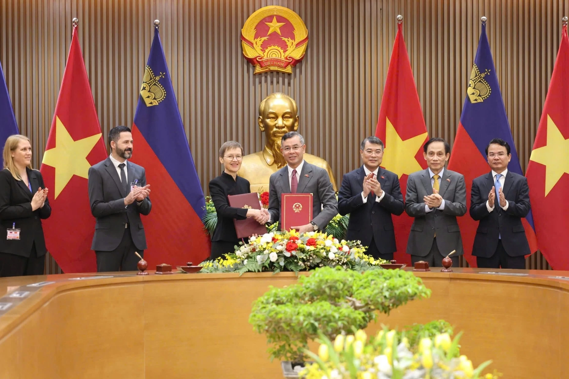 viet nam va cong quoc liechtenstein ky hiep dinh tranh danh thue hai lan mo rong co hoi hop tac dau tu