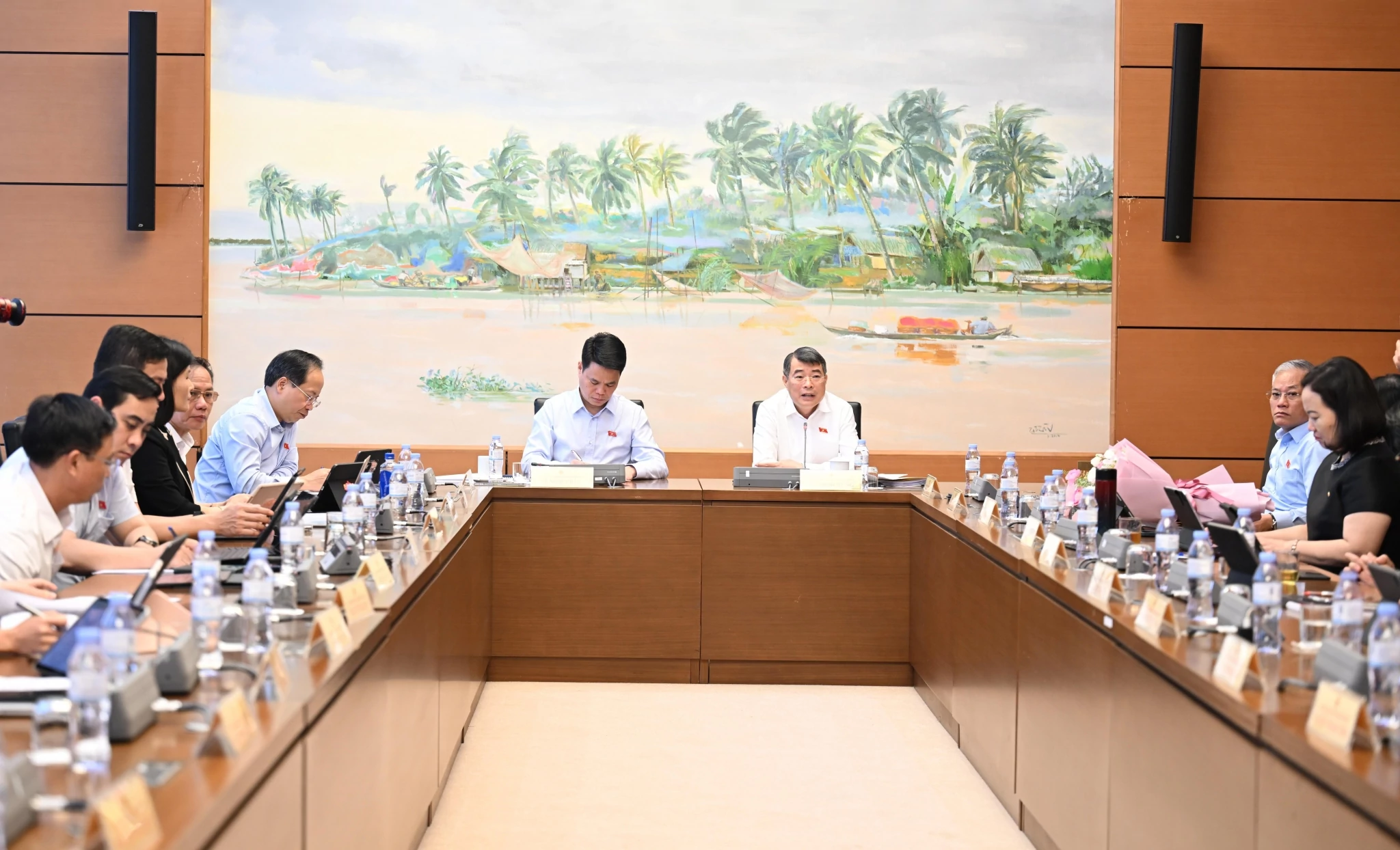 Thủ tướng Lê Minh Hưng: Phải kiểm soát được giá nhà ở xã hội, nhà cho thuê, nhà ở cao cấp điều tiết theo nhu cầu thị trường Thủ tướng Lê Minh Hưng: Phải kiểm soát được giá nhà ở xã hội, nhà cho thuê