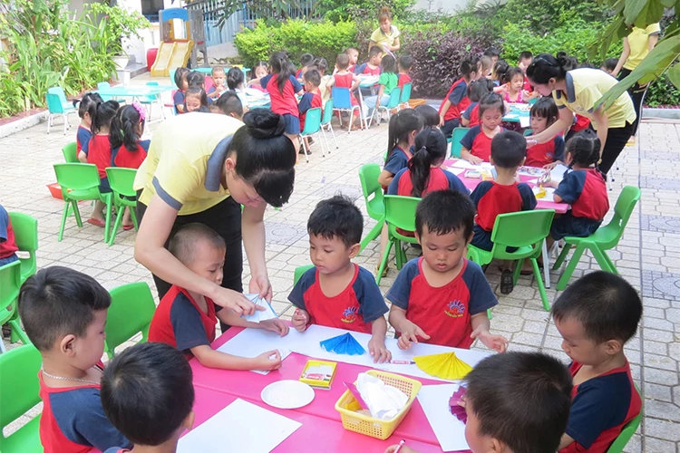 Bạn Phạm Thị Hạnh muốn biết thời gian làm giáo viên mầm non tư thục có tính phụ cấp thâm niên hay không. Ảnh minh họa.