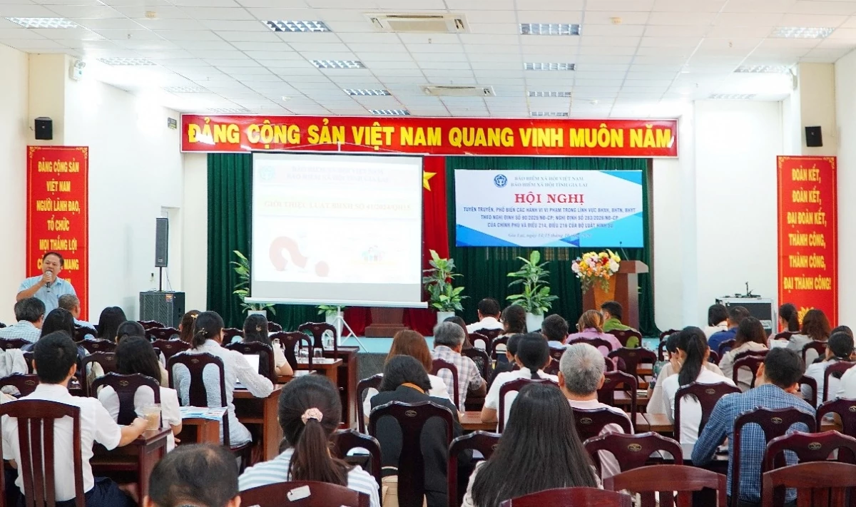 Gia Lai chủ động phòng ngừa vi phạm về bảo hiểm xã hội, bảo hiểm y tế từ xa