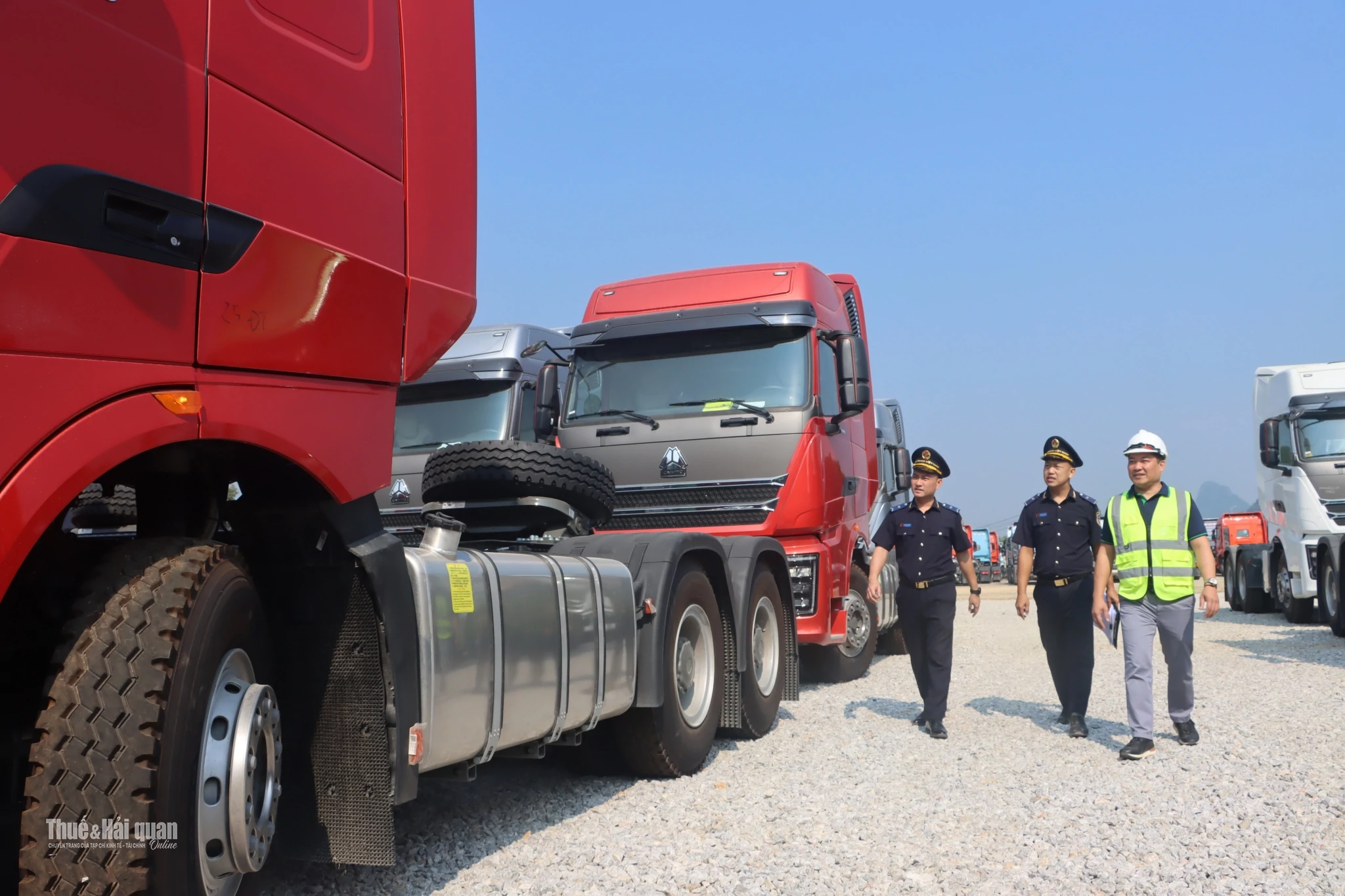 Triển khai nhiều giải pháp tạo thuận lợi cho hoạt động xuất nhập khẩu