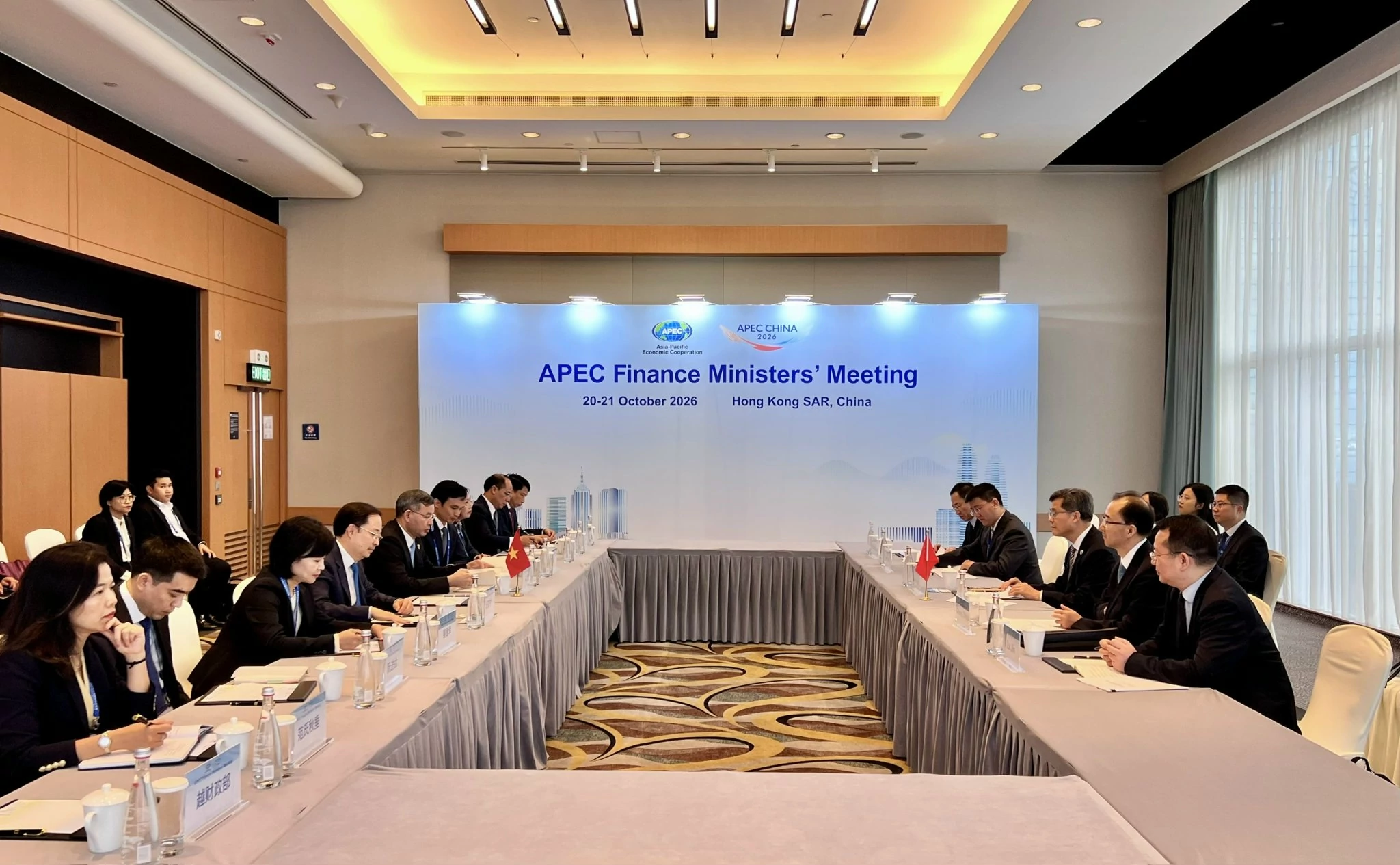 Bộ trưởng Ngô Văn Tuấn làm việc song phương với Bộ trưởng Tài chính Trung Quốc, thúc đẩy hợp tác và chuẩn bị cho APEC 2027