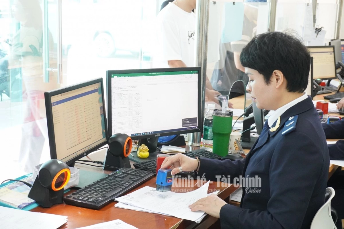 Cải cách thủ tục hải quan tạo thuận lợi cho doanh nghiệp xuất nhập khẩu. Ảnh: H.Nụ