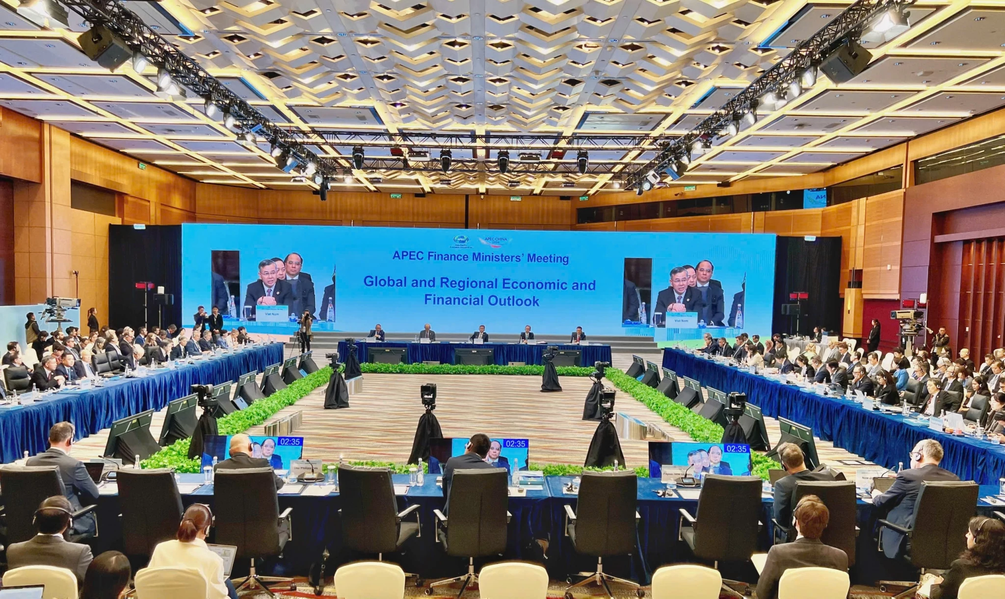 Bộ trưởng Ngô Văn Tuấn có bài phát biểu quan trọng tại Hội nghị Bộ trưởng Tài chính APEC lần thứ 33 Bộ trưởng Ngô Văn Tuấn có bài phát biểu quan trọng tại Hội nghị Bộ trưởng Tài chính APEC lần thứ 33
