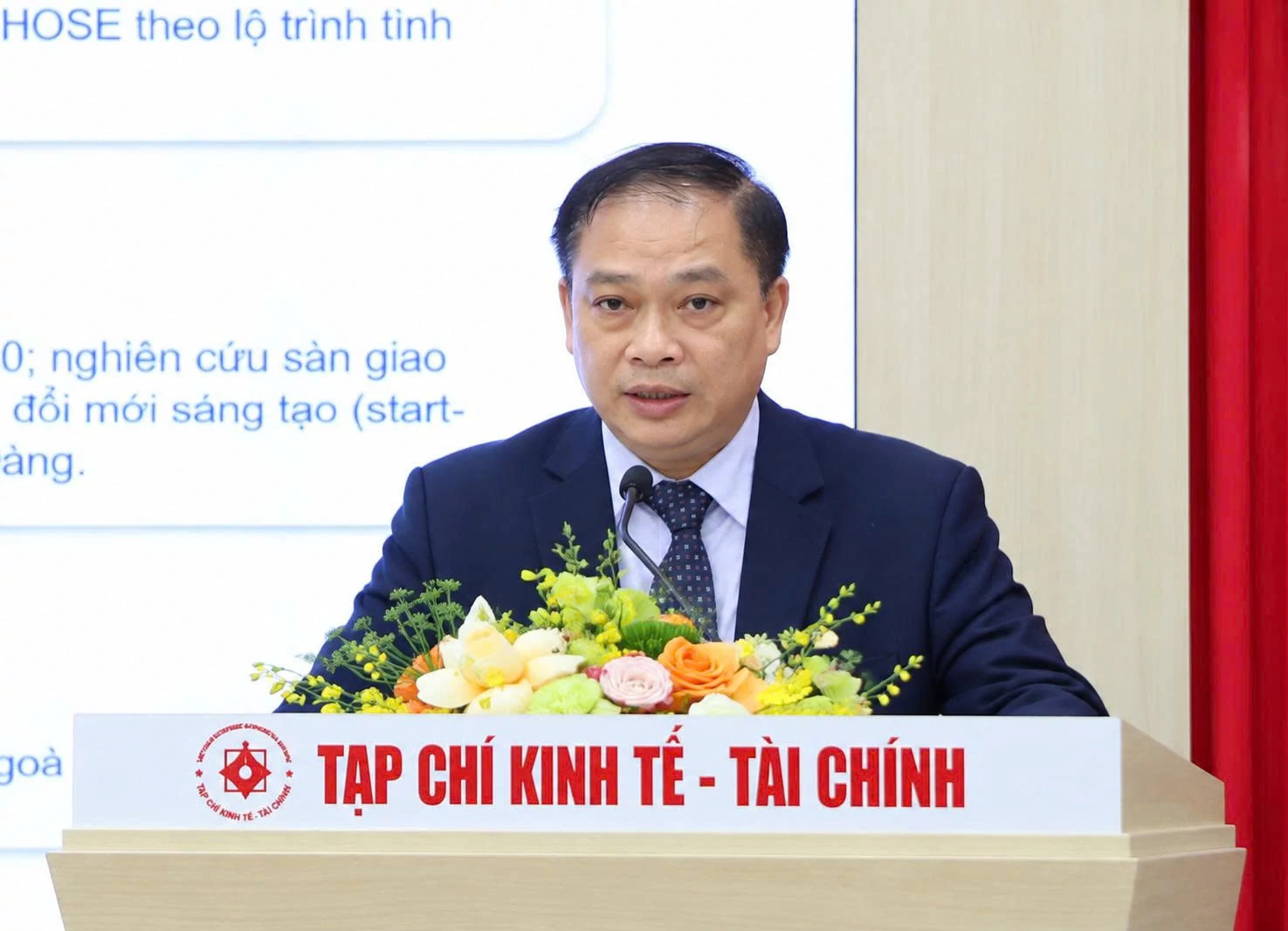 Thị trường chứng khoán hướng tới vai trò chủ đạo trong huy động vốn trung và dài hạn