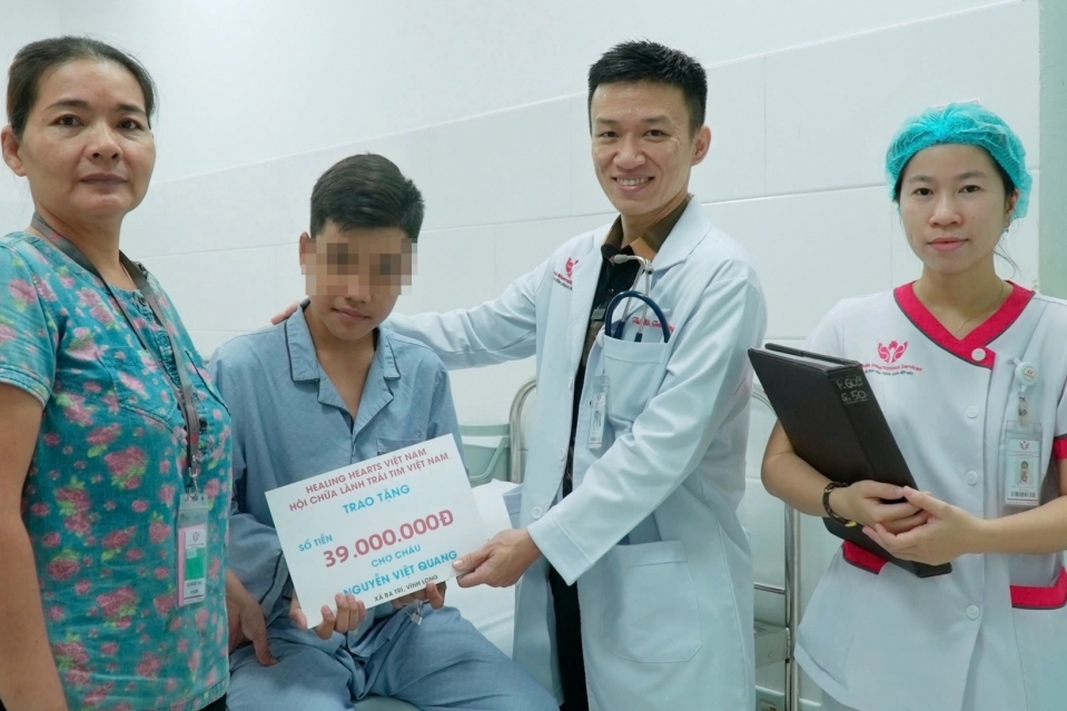 Nhờ tầm soát miễn phí, mở cơ hội điều trị bệnh tim bẩm sinh cho nam sinh lớp 7