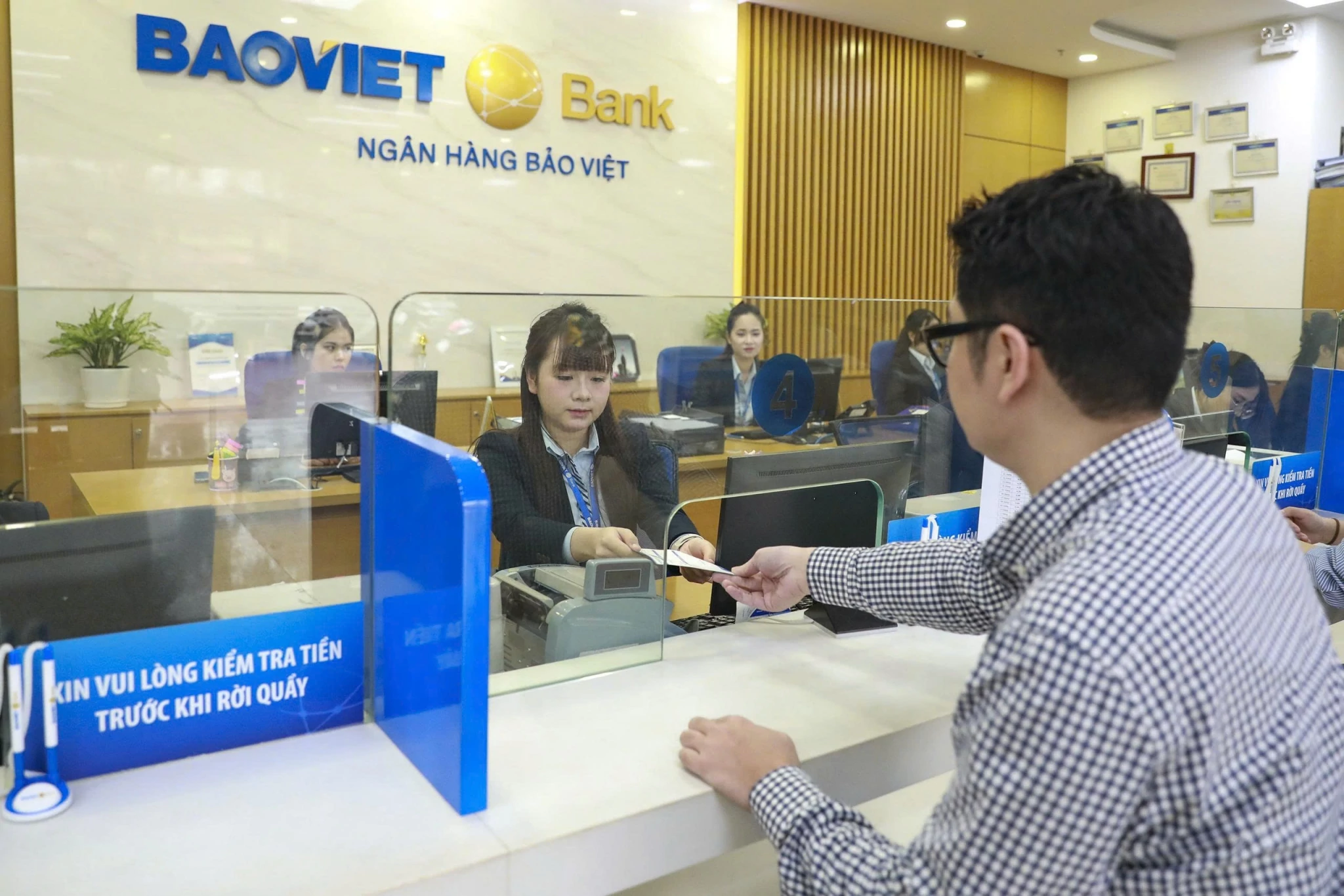 BAOVIET Bank 9 tháng: Đa dạng hóa nguồn thu, ưu tiên gia cố đệm an toàn BAOVIET Bank