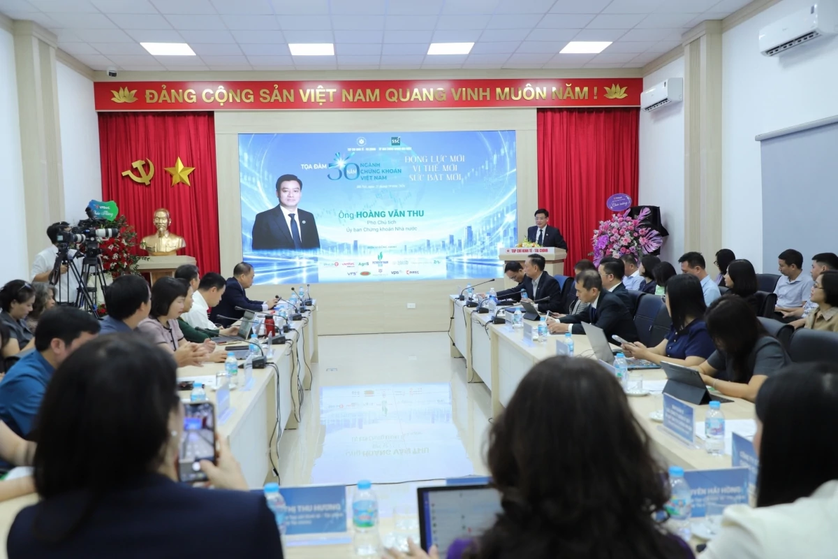 Nhà đầu tư Việt mới dành khoảng 12% tài sản cho chứng khoán Nhà đầu tư Việt mới dành khoảng 12% tài sản cho chứng khoán