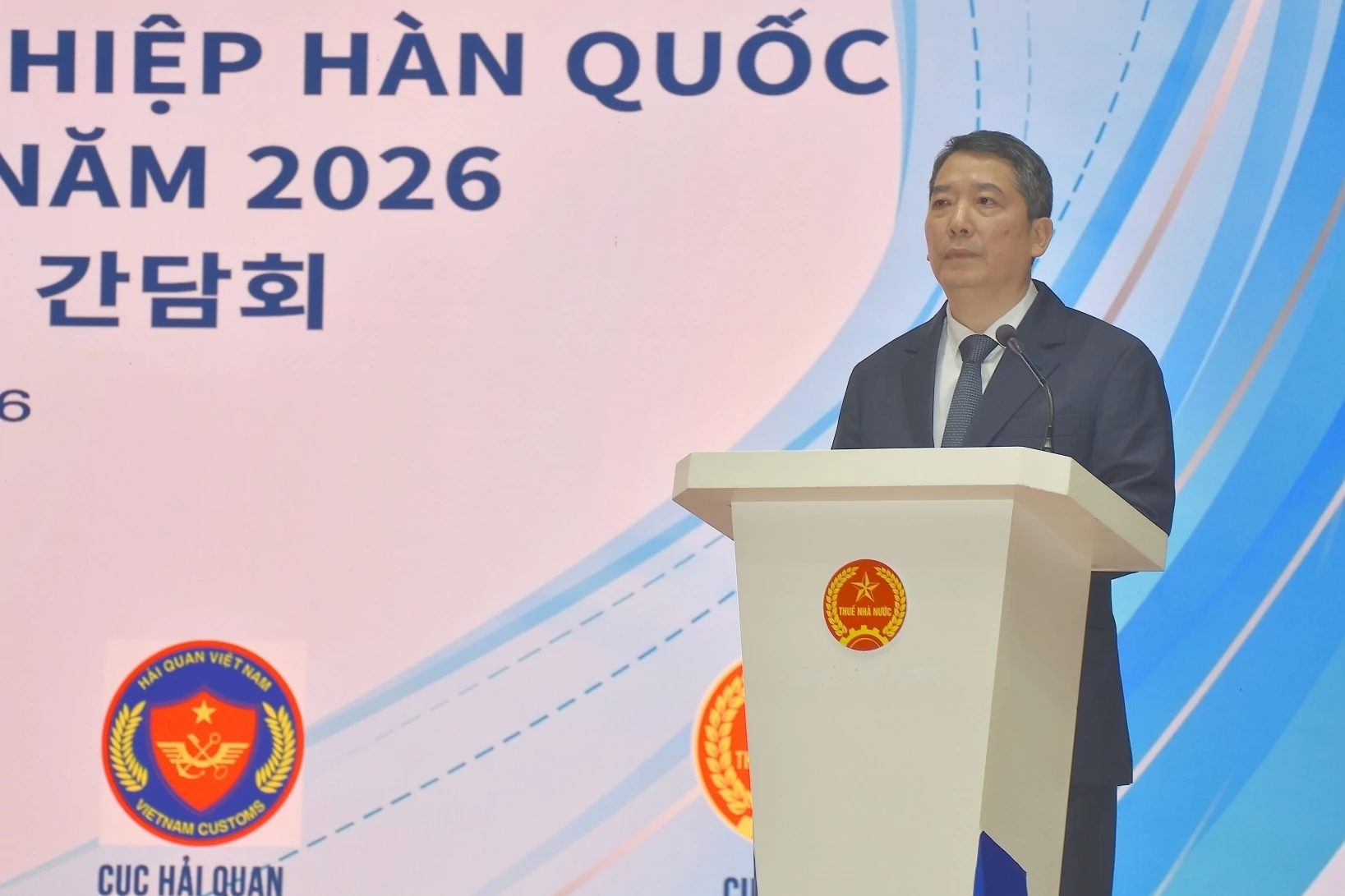 chuyen tu quan ly sang phuc vu bo tai chinh quyet thao go diem nghen cho doanh nghiep han quoc