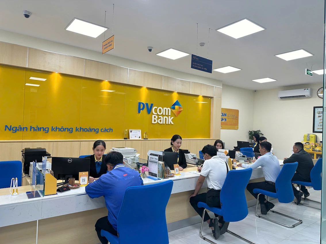 Lãi suất - tỷ giá hôm nay: Lãi tiết kiệm tiếp tục hạ, USD cũng giảm Lãi suất - tỷ giá hôm nay: Lãi tiết kiệm tiếp tục hạ, USD cũng giảm