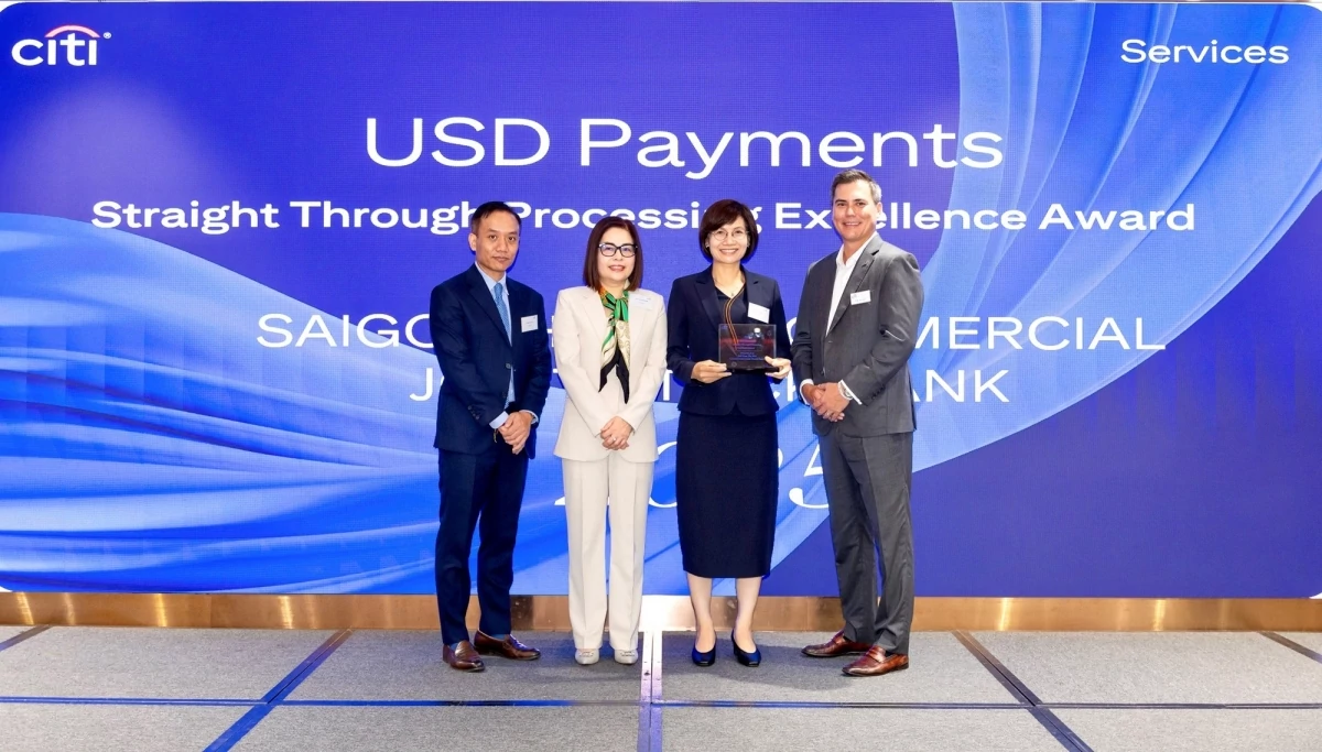 Đại diện SHB nhận Giải thưởng Chất lượng Thanh toán Quốc tế Xuất sắc (STP Award) từ Citibank Đại diện SHB nhận Giải thưởng Chất lượng Thanh toán Quốc tế Xuất sắc (STP Award) từ Citibank