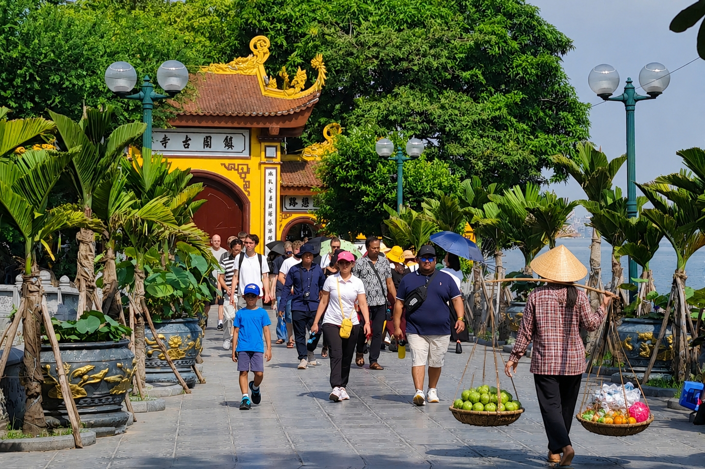 Du lịch Việt Nam: Tháo gỡ điểm nghẽn, tạo đột phá để trở thành ngành kinh tế mũi nhọn