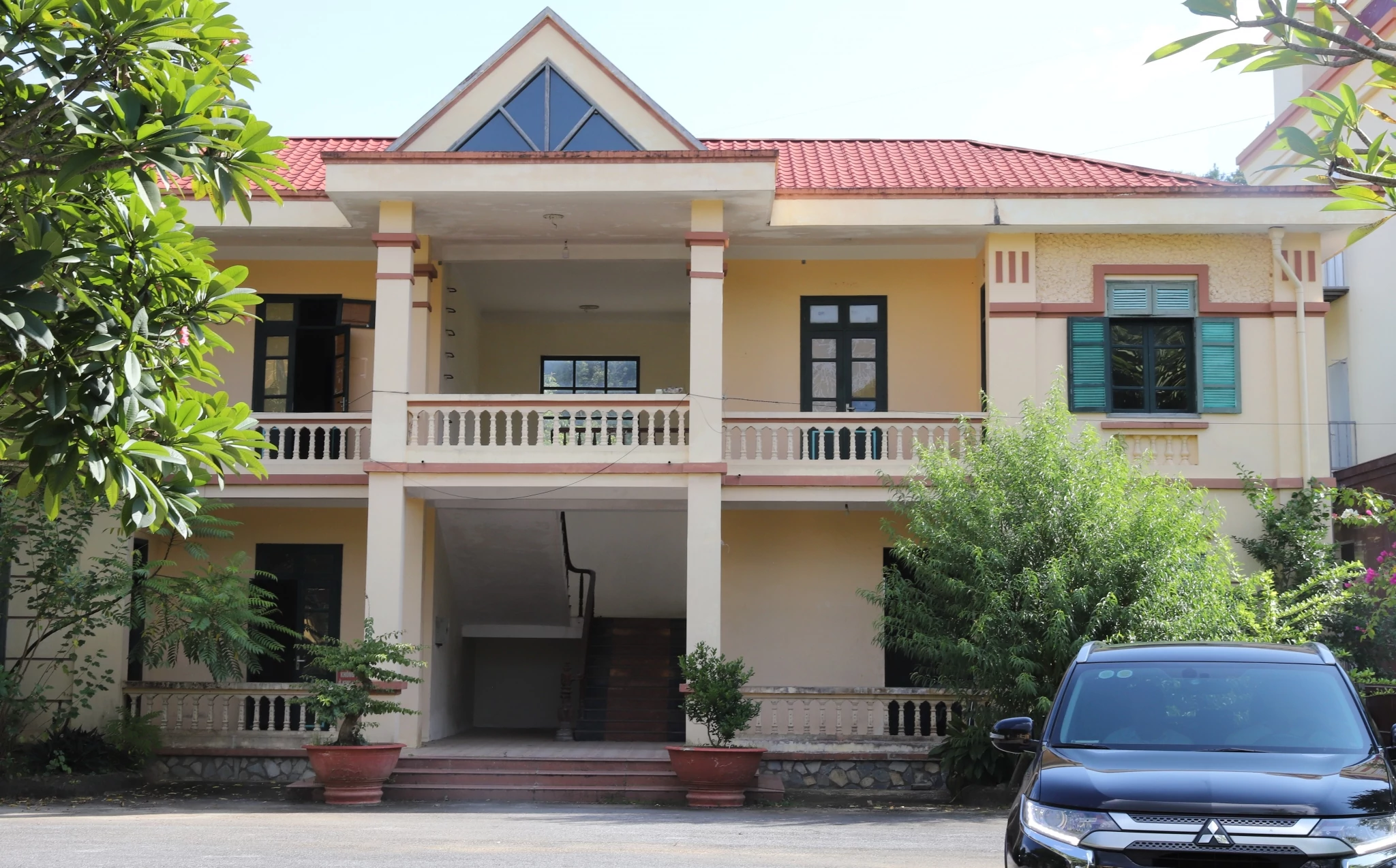 Rà soát, điều chỉnh định mức sử dụng xe ô tô công, tránh lãng phí tài sản