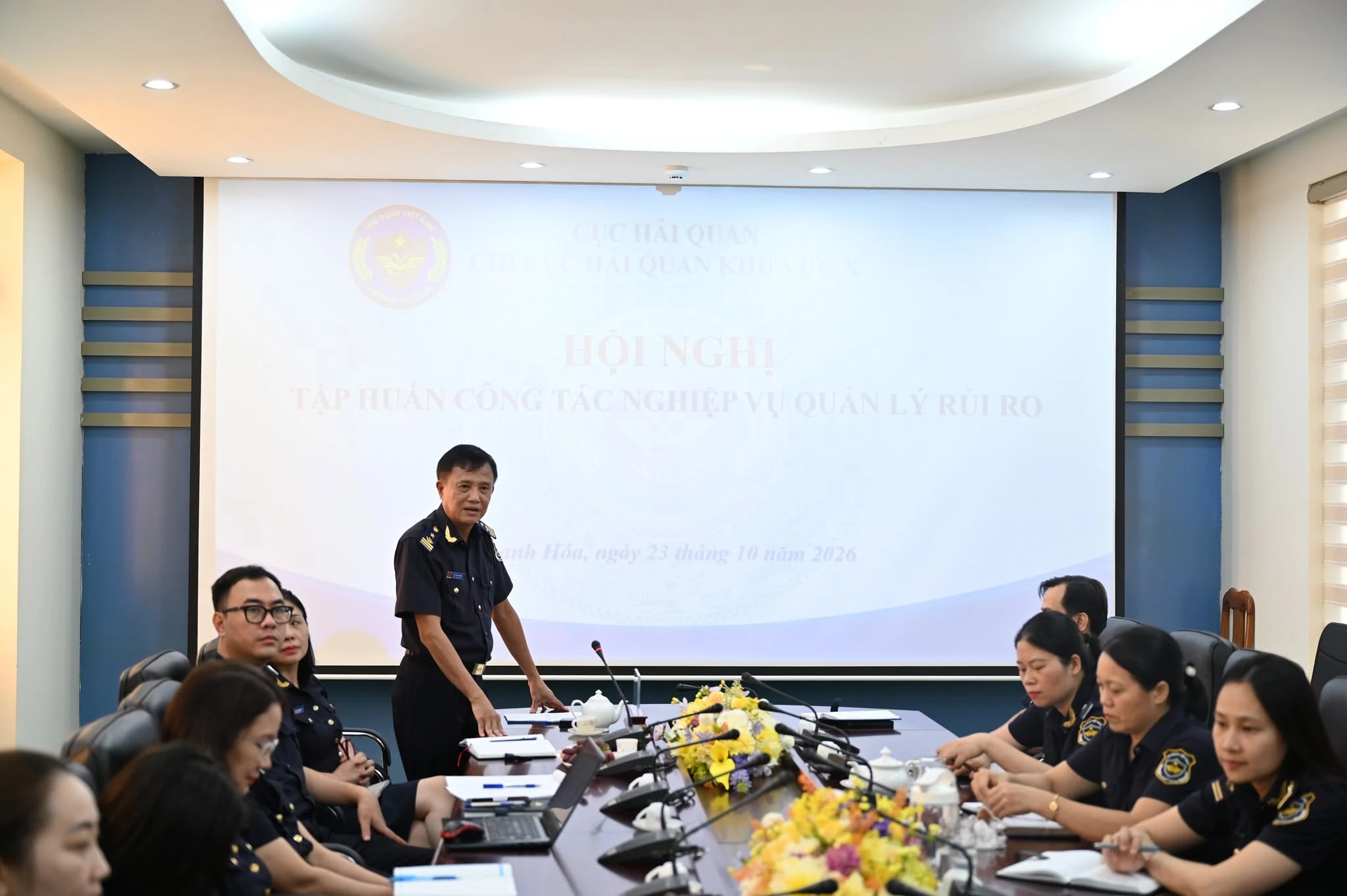Nâng cao nghiệp vụ quản lý rủi ro cho công chức Hải quan khu vực X
