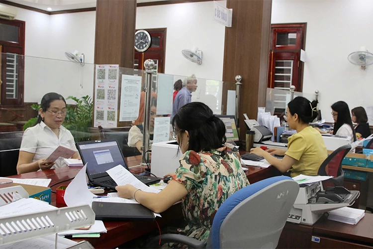 Thời gian ở nước ngoài tính đóng bảo hiểm xã hội, bảo hiểm y tế thế nào?