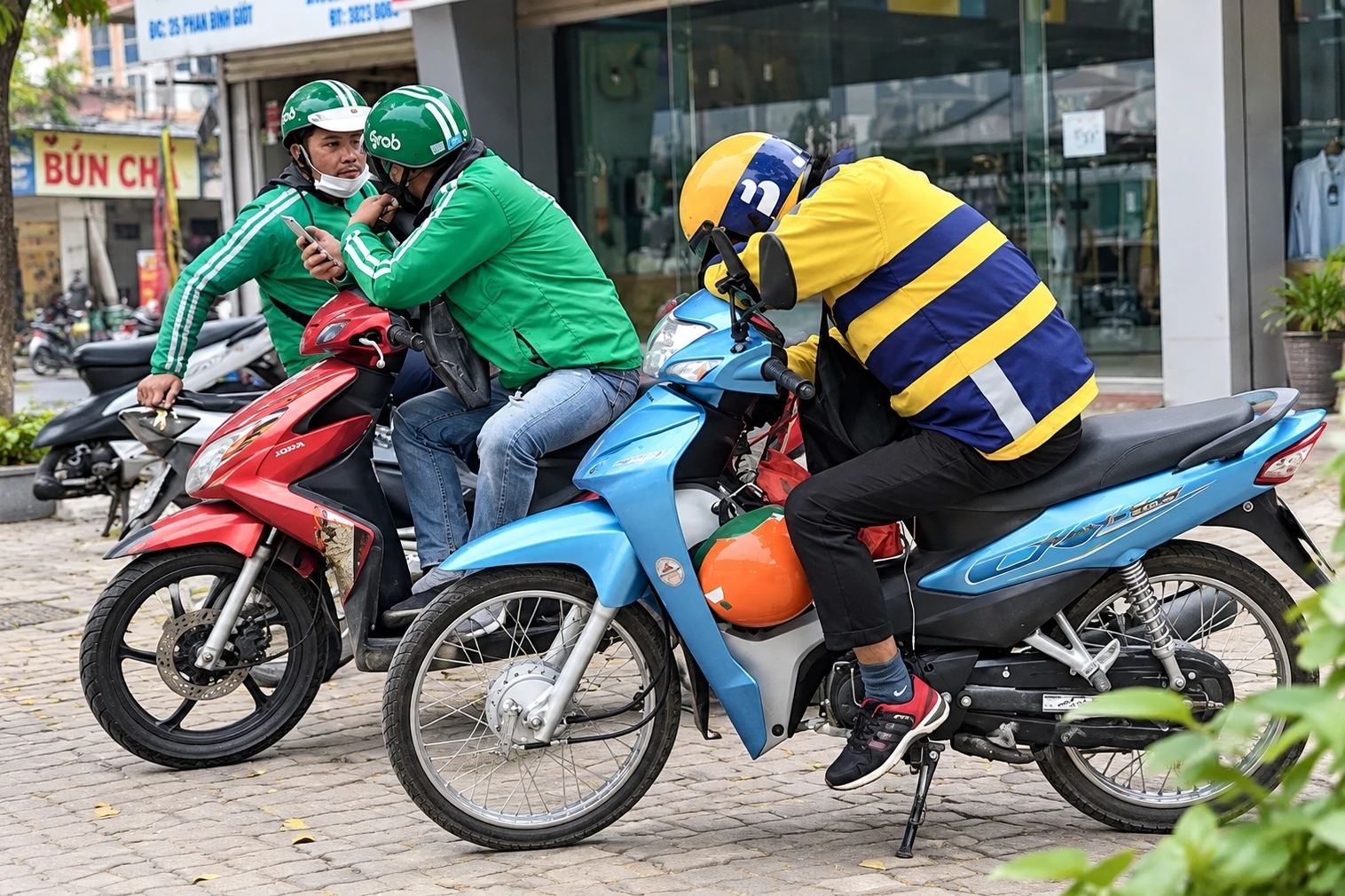 dua tai xe cong nghe vao bao hiem xa hoi bat buoc can cach dong va lo trinh phu hop