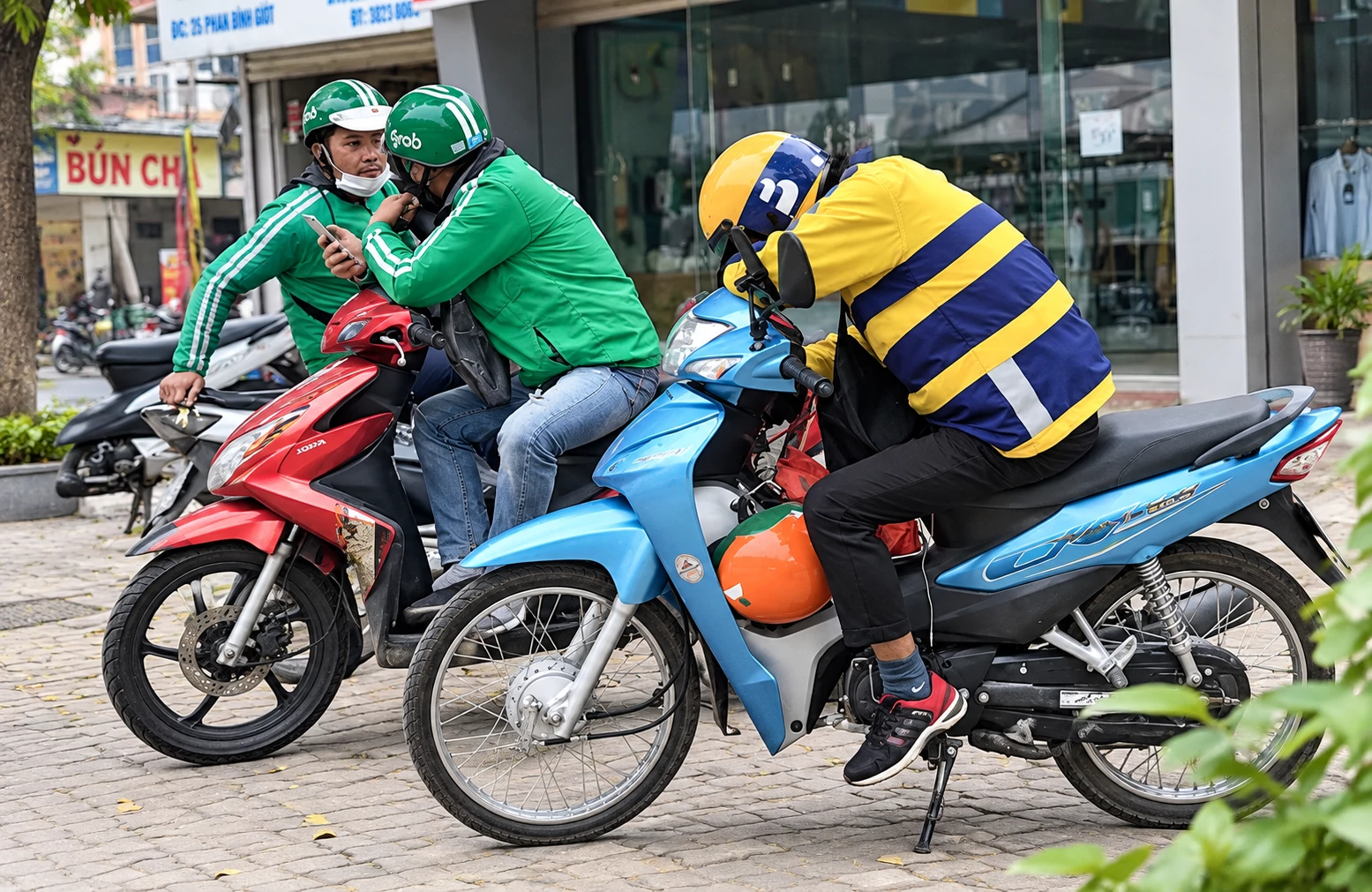 Đưa tài xế công nghệ vào bảo hiểm xã hội bắt buộc: Cần cách đóng và lộ trình phù hợp