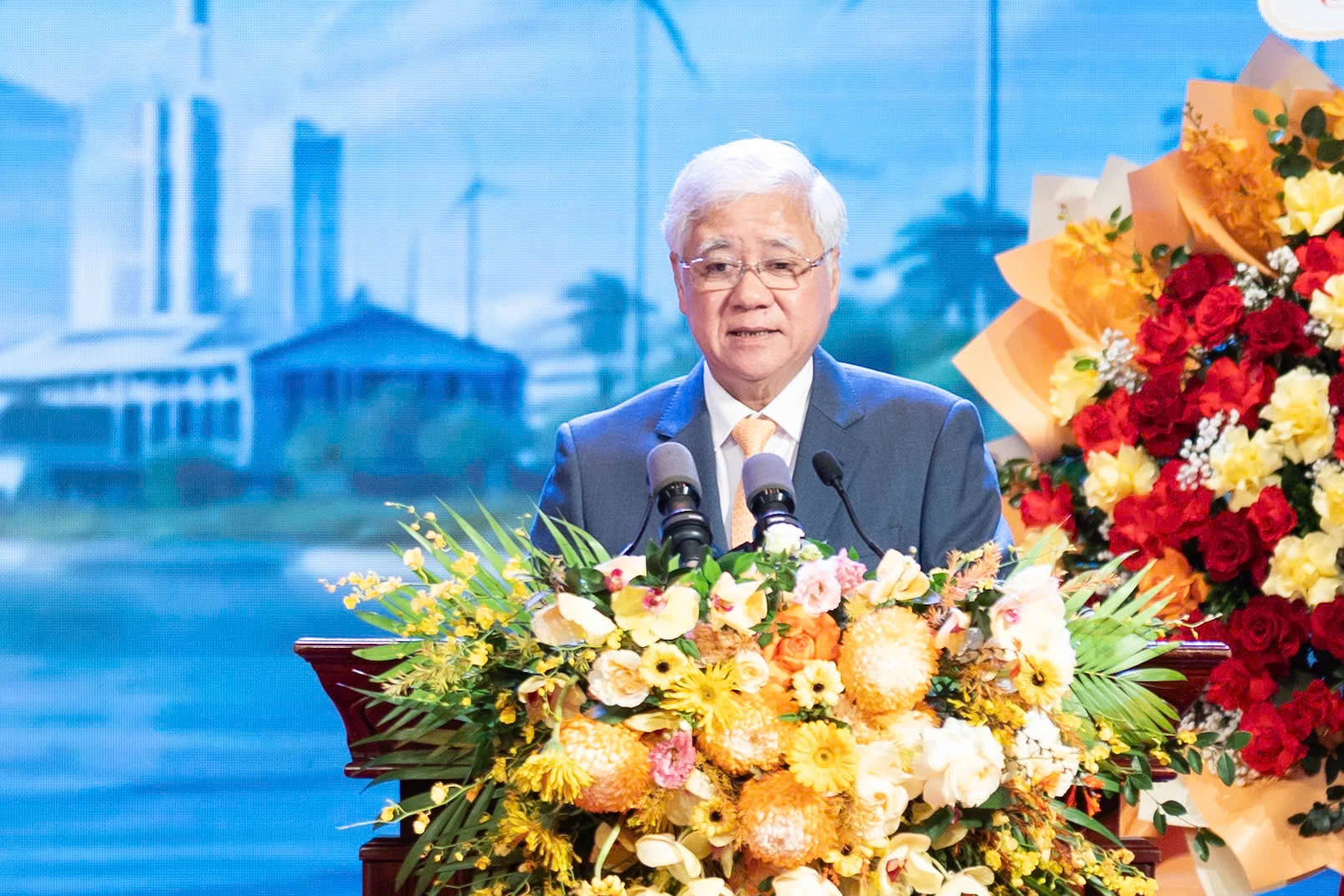 Xây dựng thế hệ công nhân làm chủ công nghệ, dẫn dắt sáng tạo