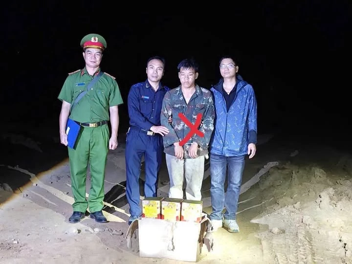 Cao Bằng: Điều tra vụ vận chuyển trái phép 16,8 kg pháo hoa nổ