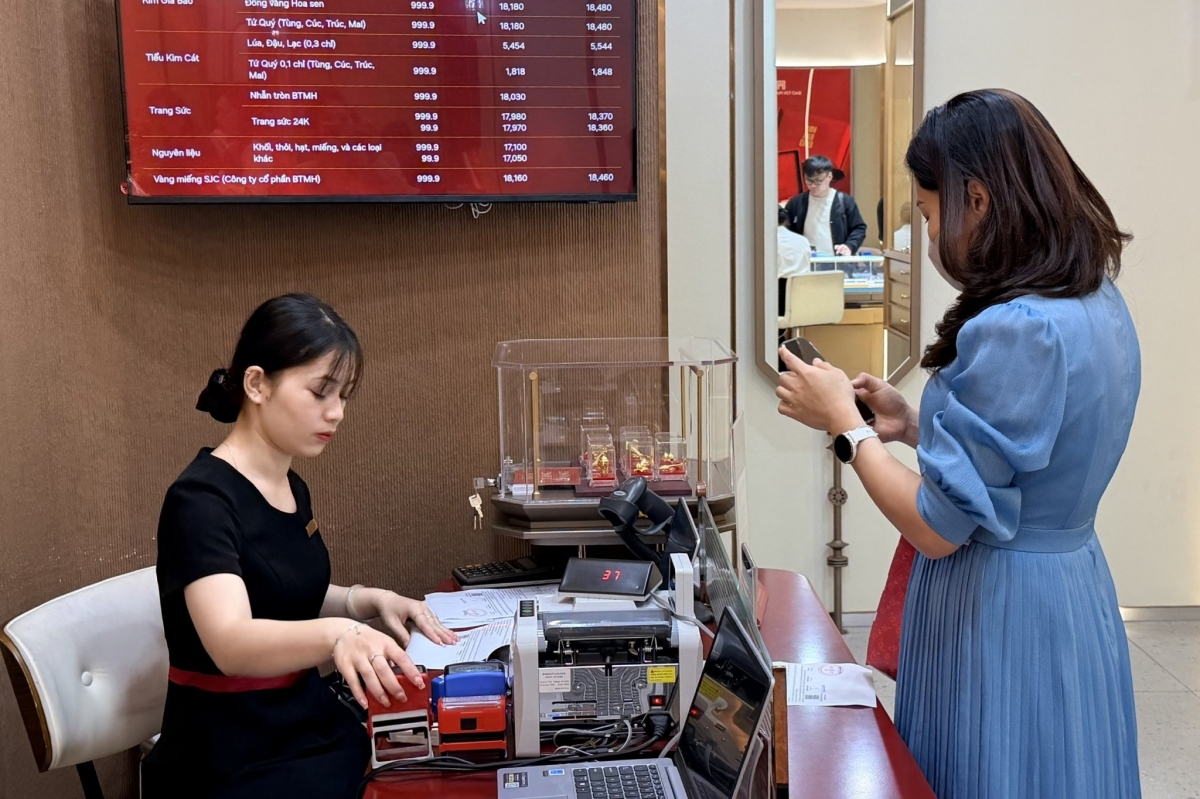 Gỡ rào cản kinh doanh vàng, tăng kiểm soát dòng tiền
