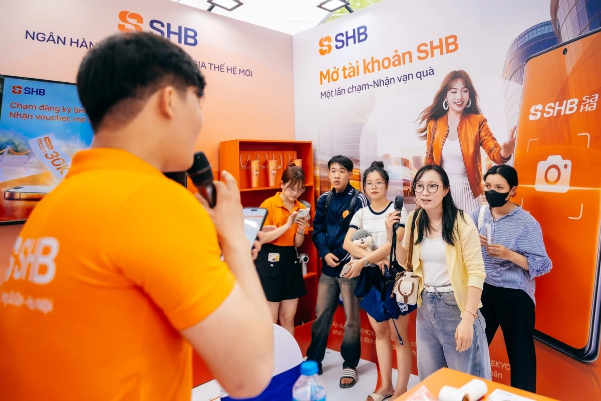 Gian hàng của SHB tại “Sóng Festival” thu hút sự chú ý của nhiều bạn trẻ