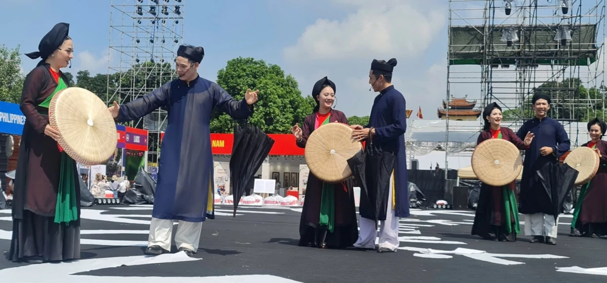 Di sản văn hóa Việt Nam: Khơi dậy sức sống, tạo động lực phát triển bền vững Di sản văn hóa Việt Nam: Khơi dậy sức sống, tạo động lực phát triển bền vững