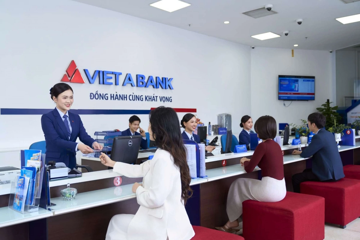 Lãi, phí phải thu của VietABank tăng gấp đôi, lợi nhuận vẫn tăng 13% sau 9 tháng VietABank