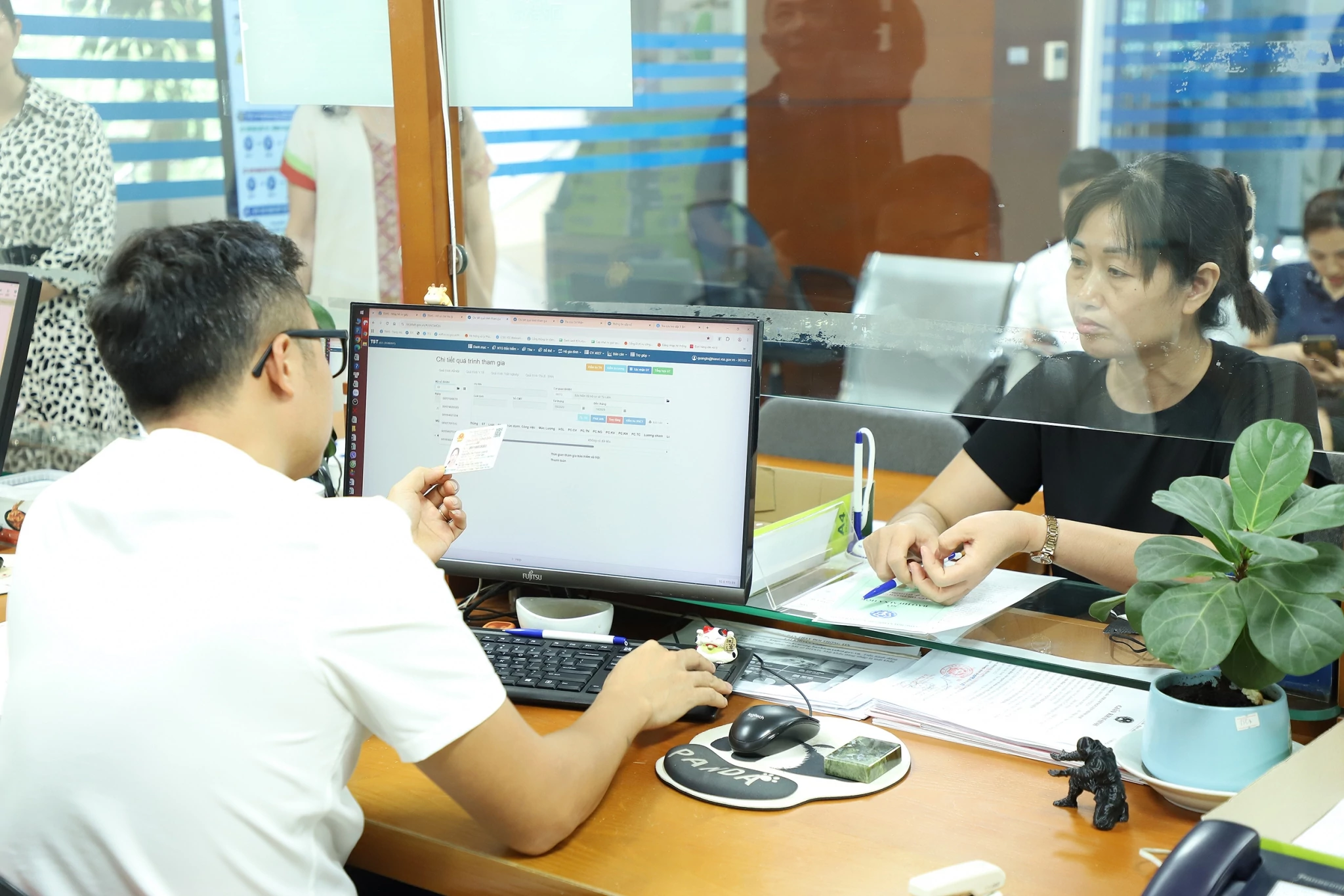 Hơn 101 triệu mã số bảo hiểm xã hội được chuyển đổi: Một số định danh, nhiều tiện ích