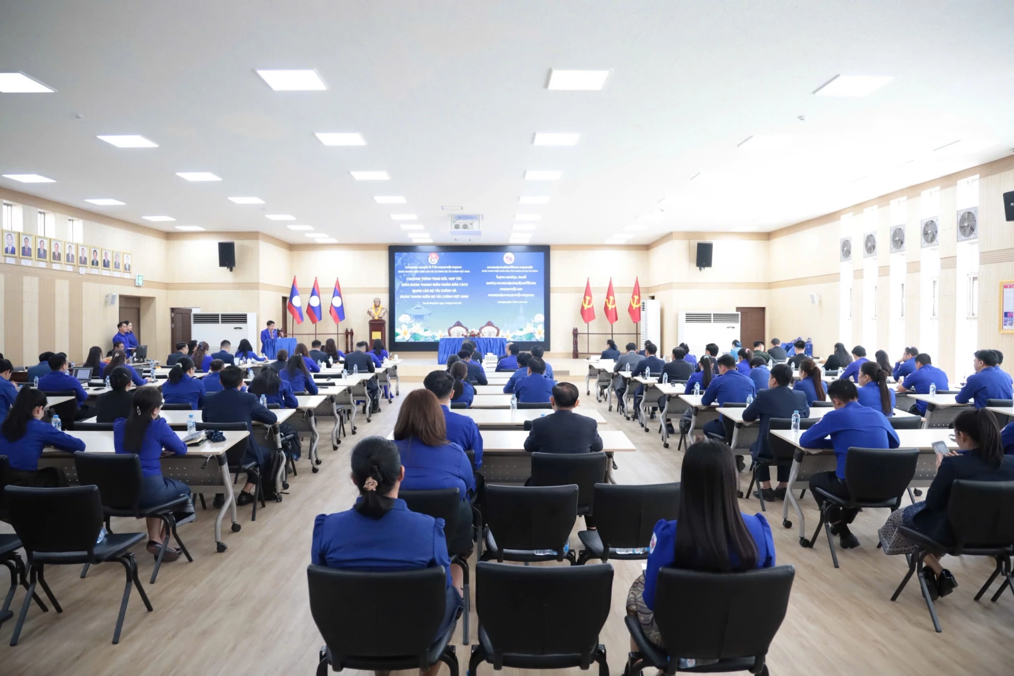 Tuổi trẻ Bộ Tài chính Việt Nam - Lào ký kết hợp tác, tăng cường kết nối chuyển đổi số Tuổi trẻ Bộ Tài chính Việt Nam - Lào ký kết hợp tác, tăng cường kết nối chuyển đổi số