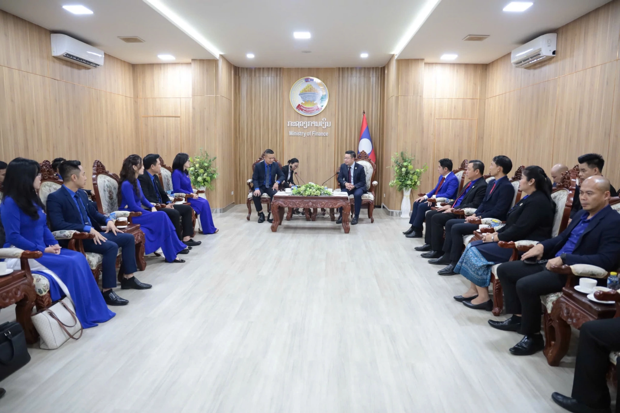 Tuổi trẻ Bộ Tài chính Việt Nam - Lào ký kết hợp tác, tăng cường kết nối chuyển đổi số Tuổi trẻ Bộ Tài chính Việt Nam - Lào ký kết hợp tác, tăng cường kết nối chuyển đổi số