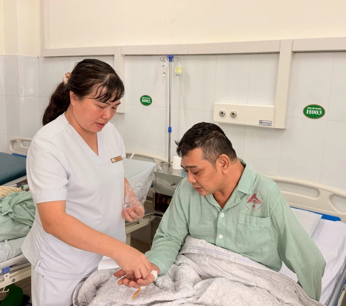 Bảo hiểm y tế - điểm tựa an sinh trước những rủi ro sức khỏe
