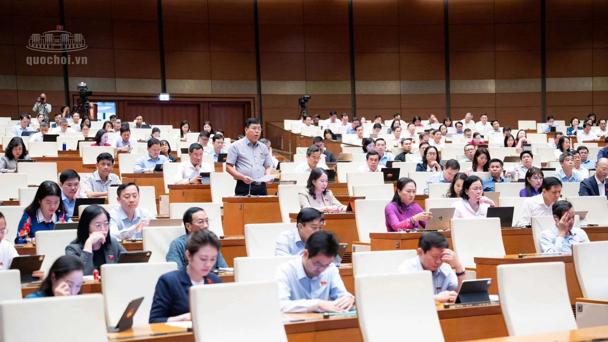 Bộ trưởng Bộ Nội vụ: Sẽ khắc phục bất cập tiền lương, phụ cấp của viên chức cấp xã