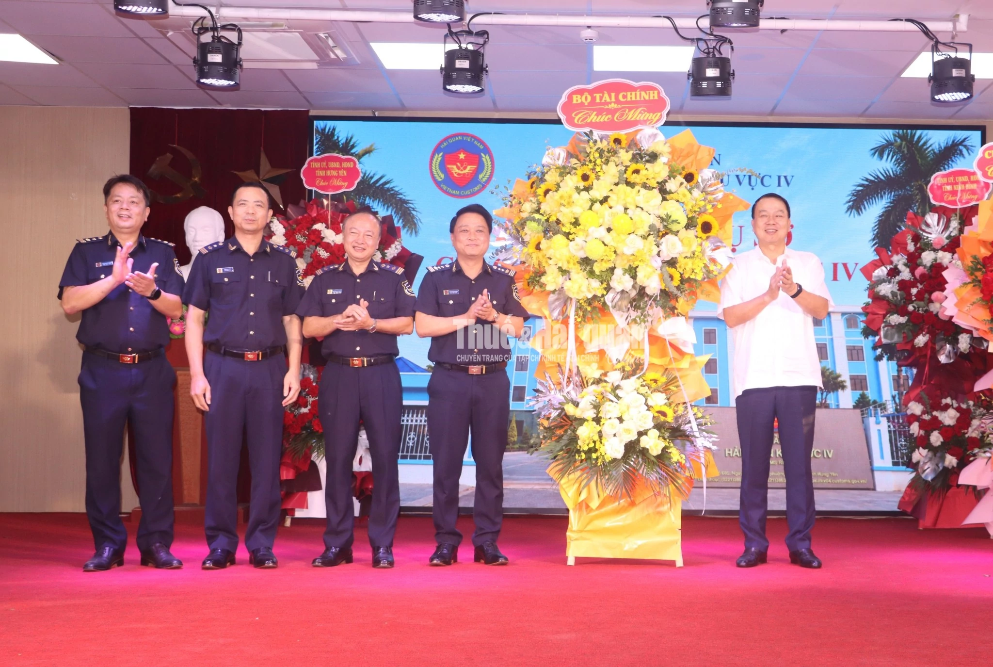 Hải quan khu vực IV lần đầu đạt kim ngạch xuất nhập khẩu 100 tỷ USD