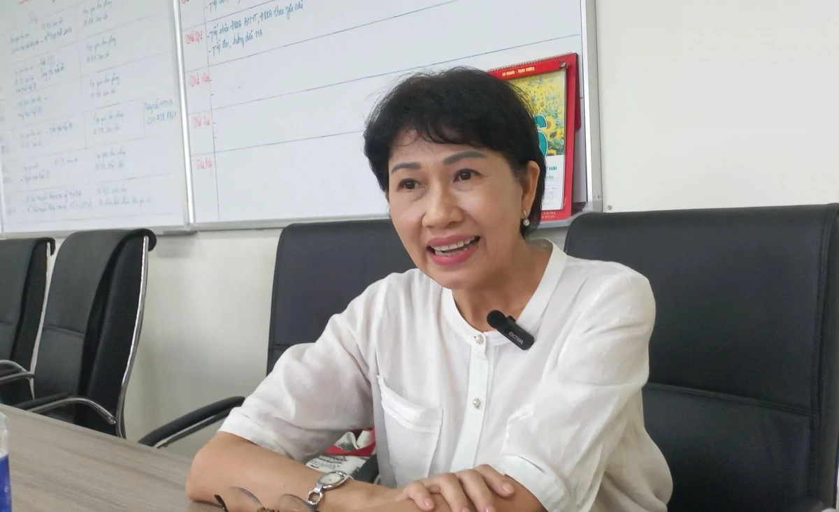 Về hưu nhưng chiếc áo blouse chưa ngưng nghỉ