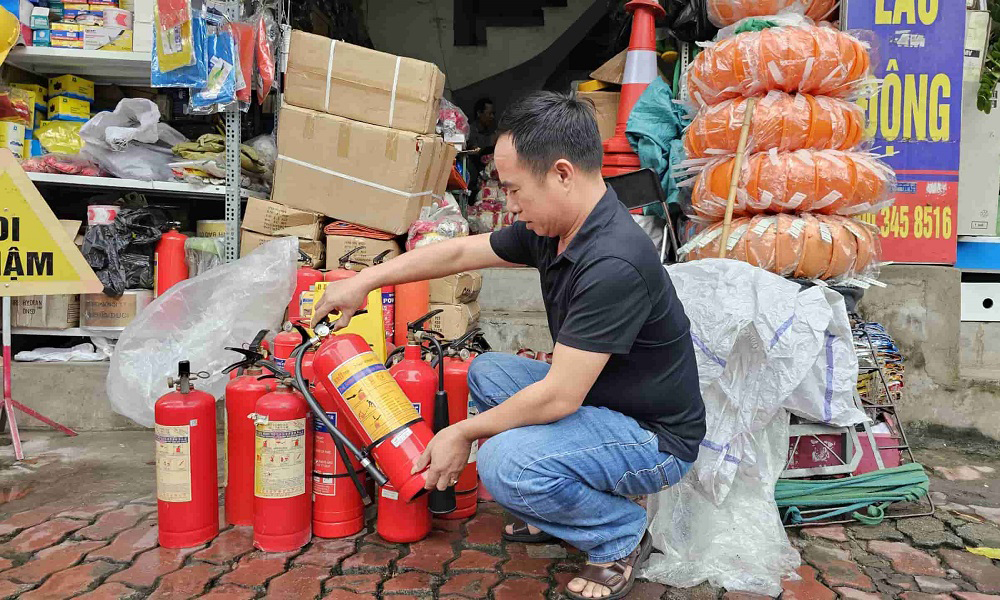 Không để xảy ra tình trạng tăng giá thiết bị phòng cháy, chữa cháy