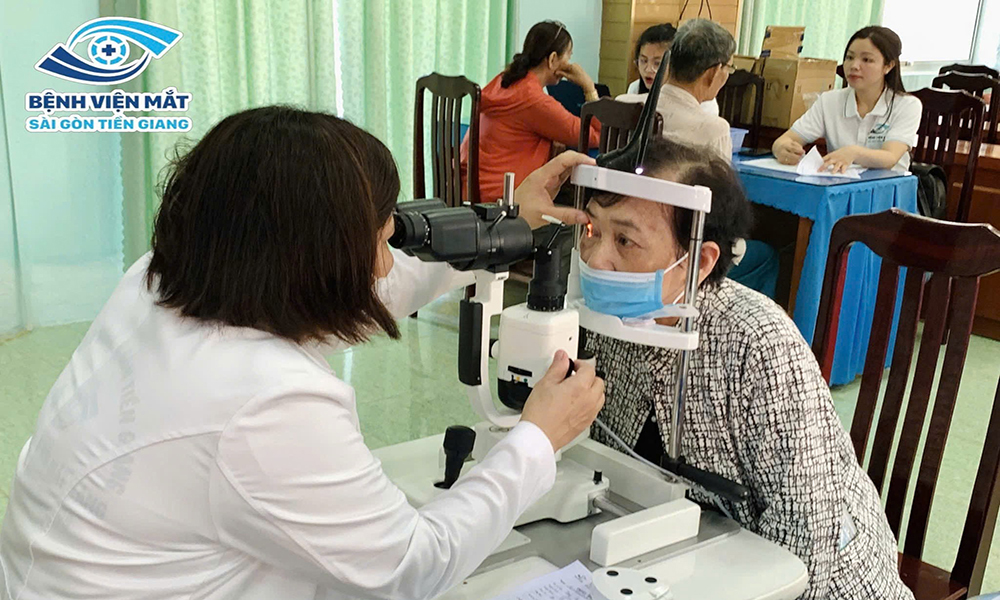 BV Mắt Sài Gòn- Tiền Giang: Nhiều hoạt động thiện nguyện đến bệnh nhân nghèo