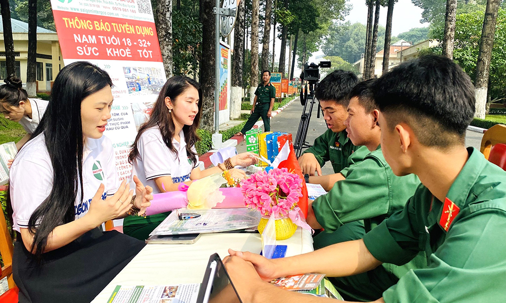 Trung tâm Dịch vụ việc làm TP.HCM tổ chức 8 phiên giao dịch việc làm trong tháng 5/2025