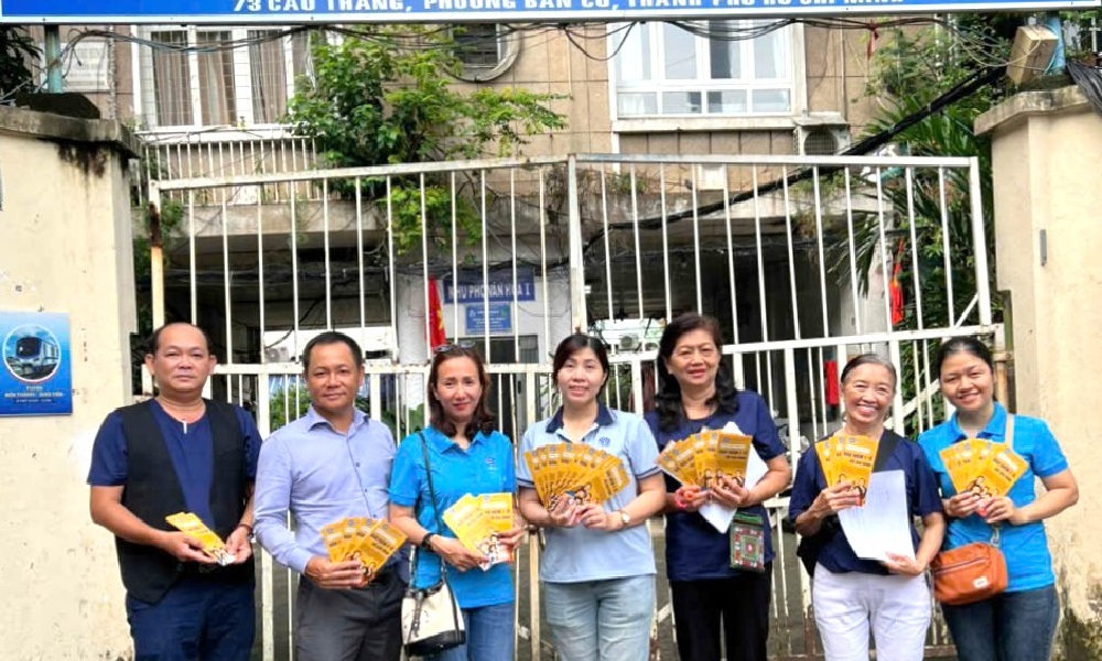BHXH cơ sở Nhiêu Lộc (TP. Hồ Chí Minh): Đến từng nhà vận động người tham gia BHXH, BHYT