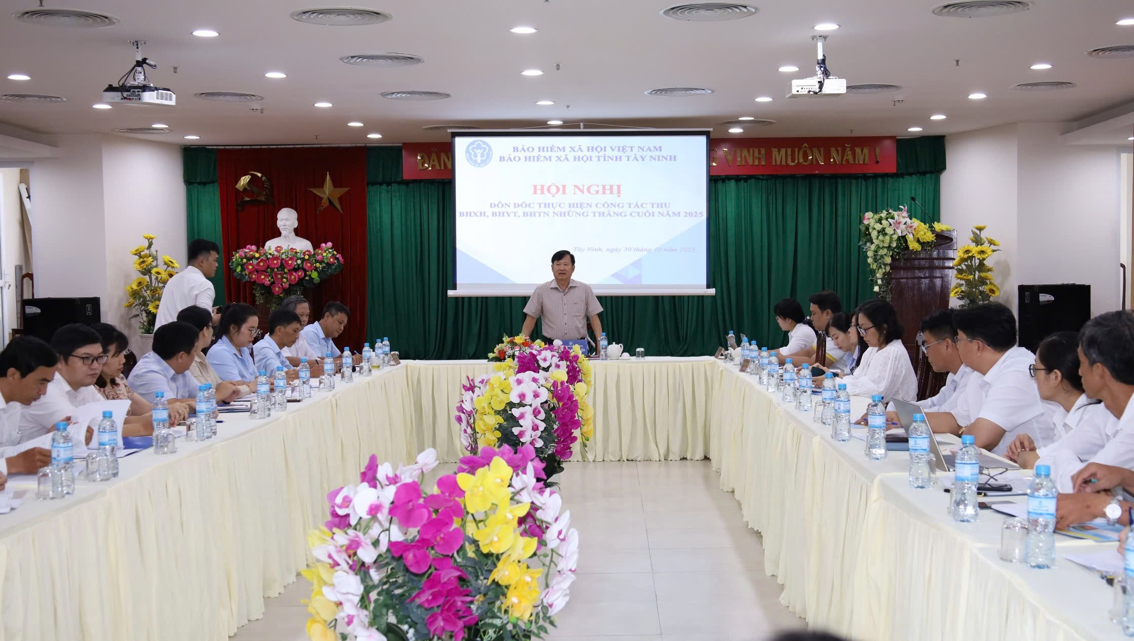 Giám đốc BHXH tỉnh Tây Ninh đôn đốc, giao nhiệm vụ cho 14 BHXH cơ sở